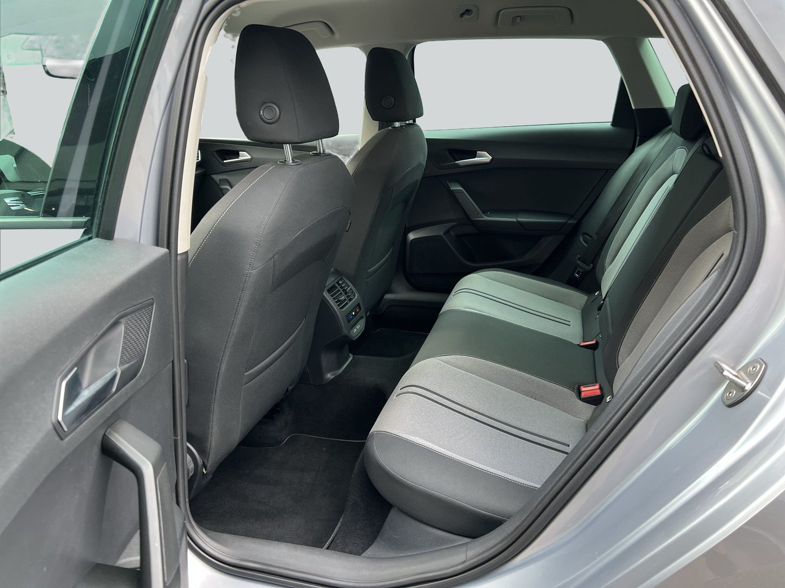 SEAT Leon ST 2.0 TDI EVO DSG Style-image-16
