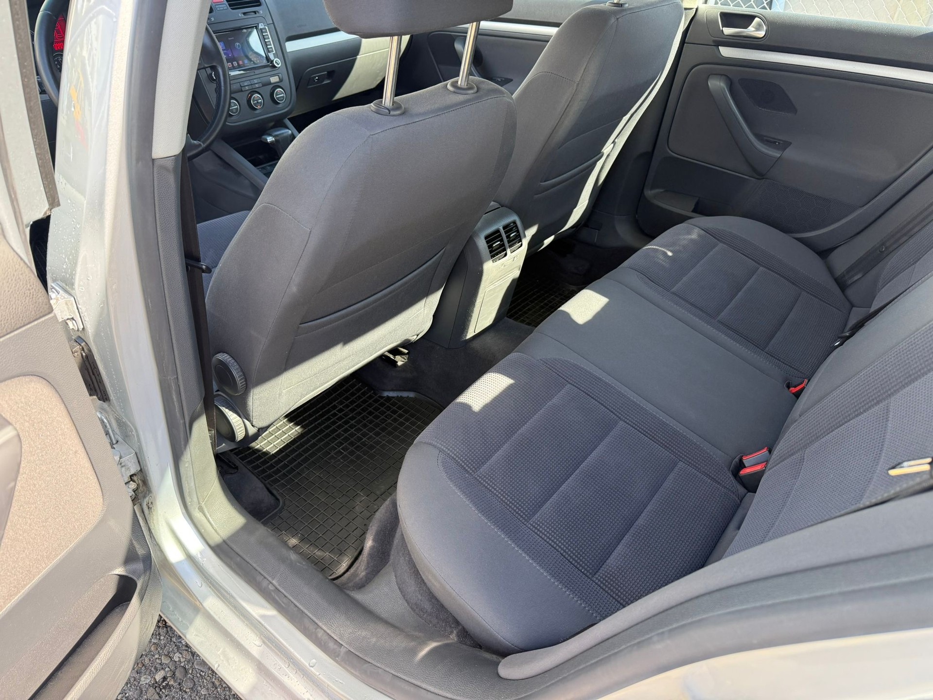 VW Jetta 2.0 FSI Comfortline-image-4