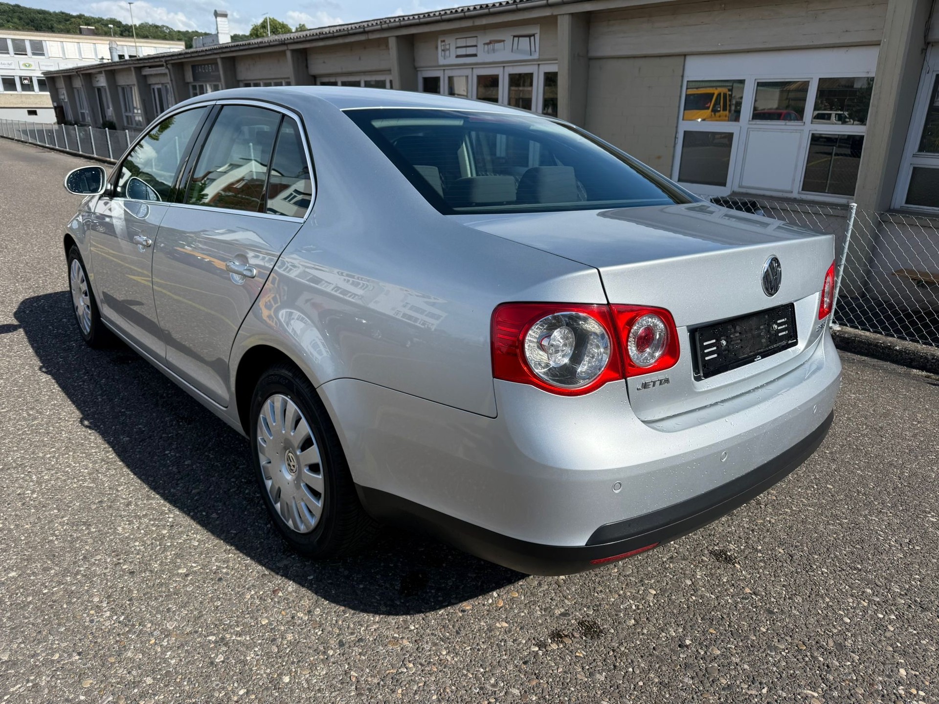 VW Jetta 2.0 FSI Comfortline-showroom-element-1