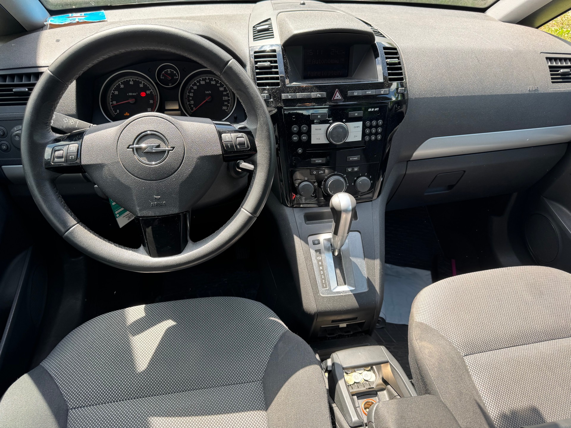 OPEL Zafira 2.2i 16V Cosmo Automatic-image-1