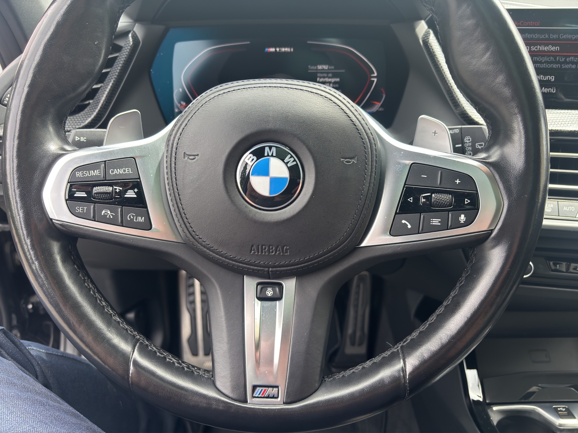 BMW M135i xDrive M Sport Pro Steptronic, Edition-image-9