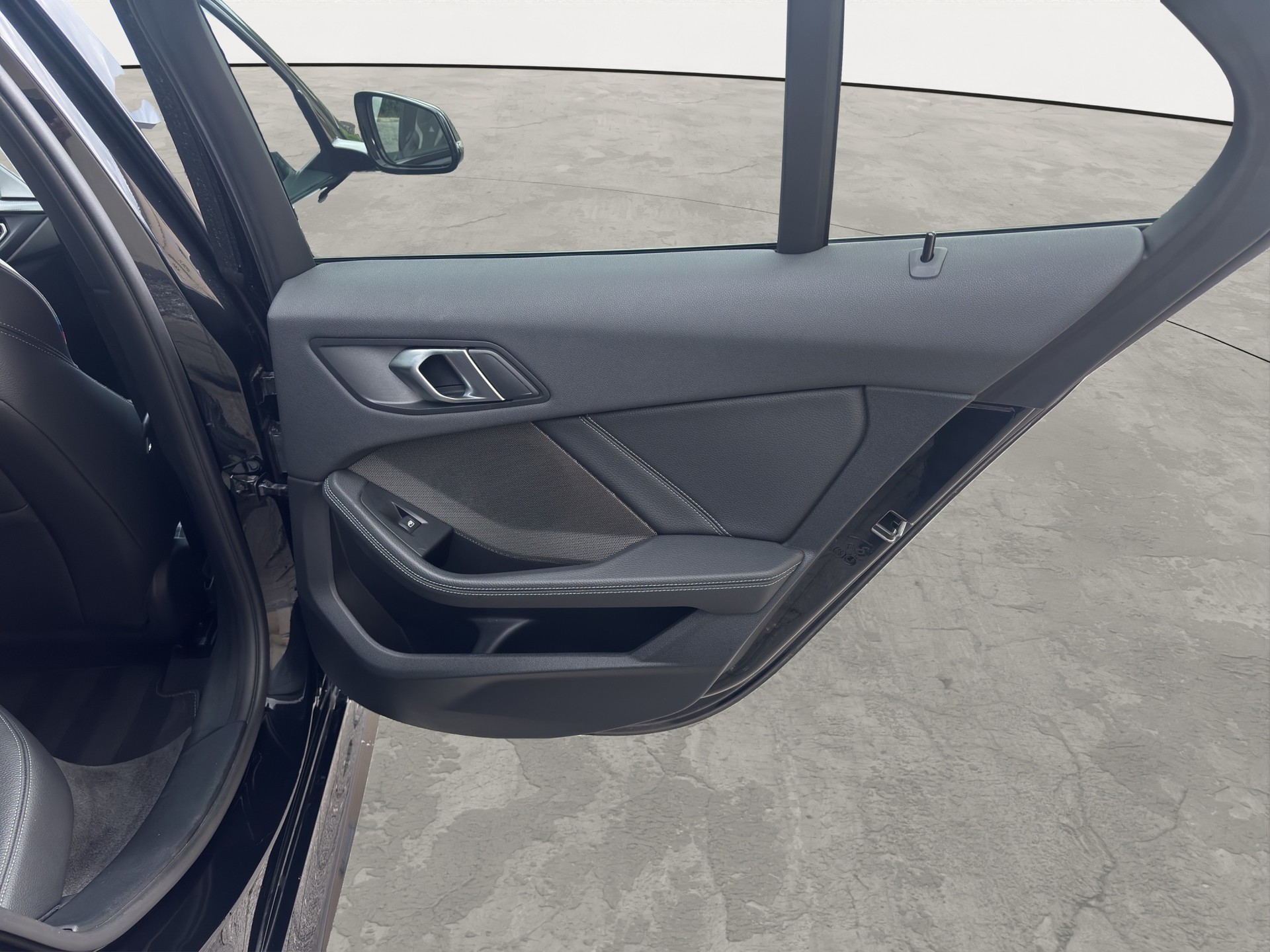 BMW M135i xDrive M Sport Pro Steptronic, Edition-image-19