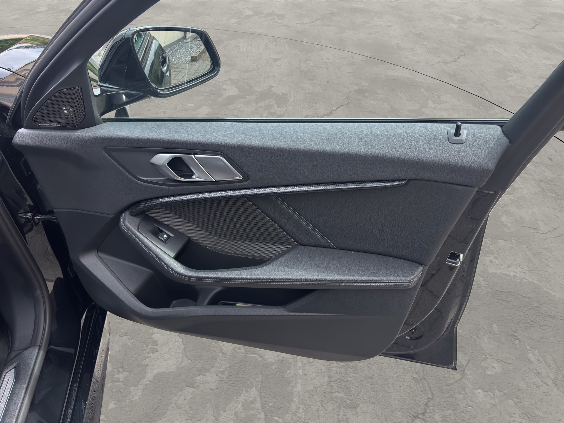 BMW M135i xDrive M Sport Pro Steptronic, Edition-image-11