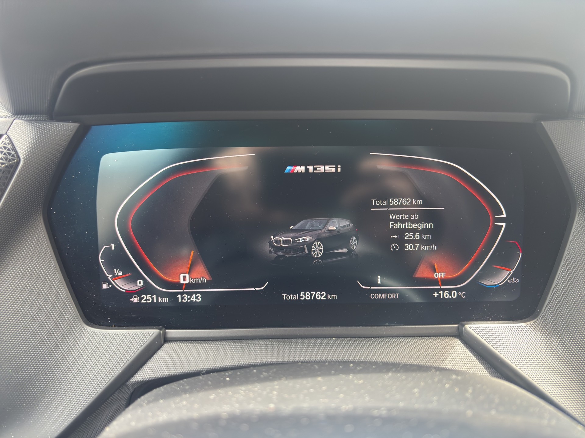 BMW M135i xDrive M Sport Pro Steptronic, Edition-image-10