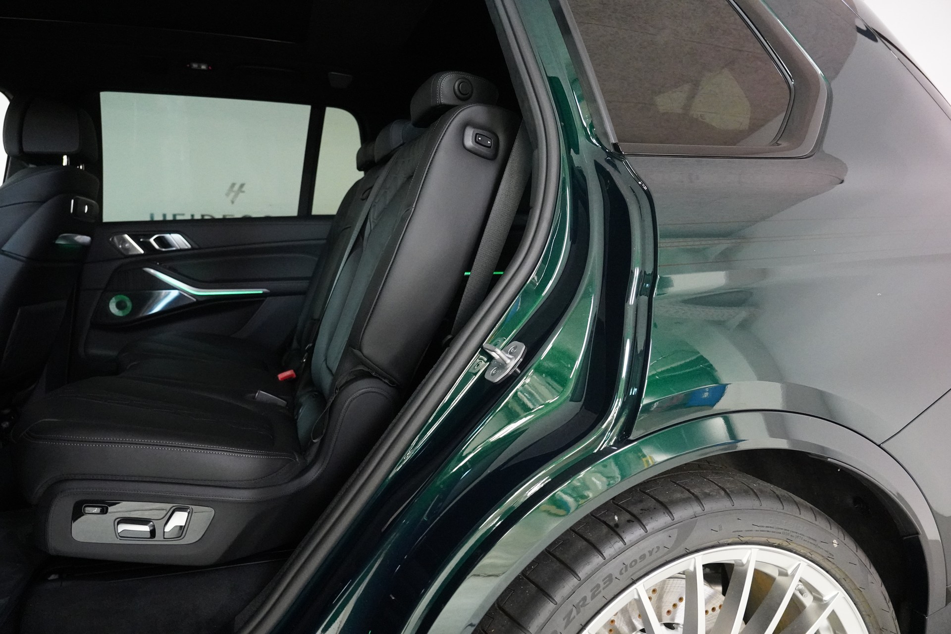 BMW-ALPINA XB 7 4.4 48V Allrad MANUFAKTUR-image-12