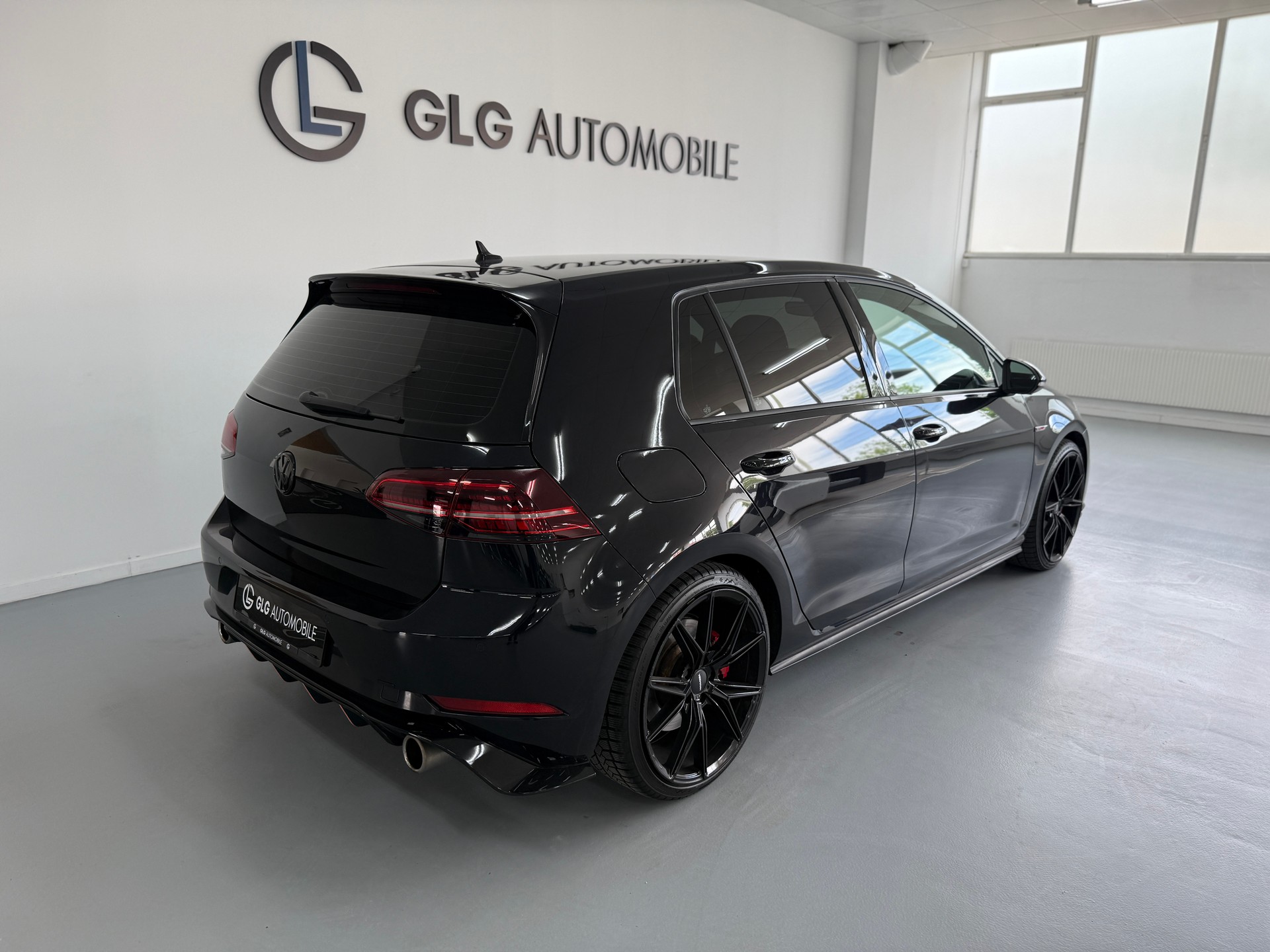 VW Golf 2.0 TSI GTI Performance DSG-image-3