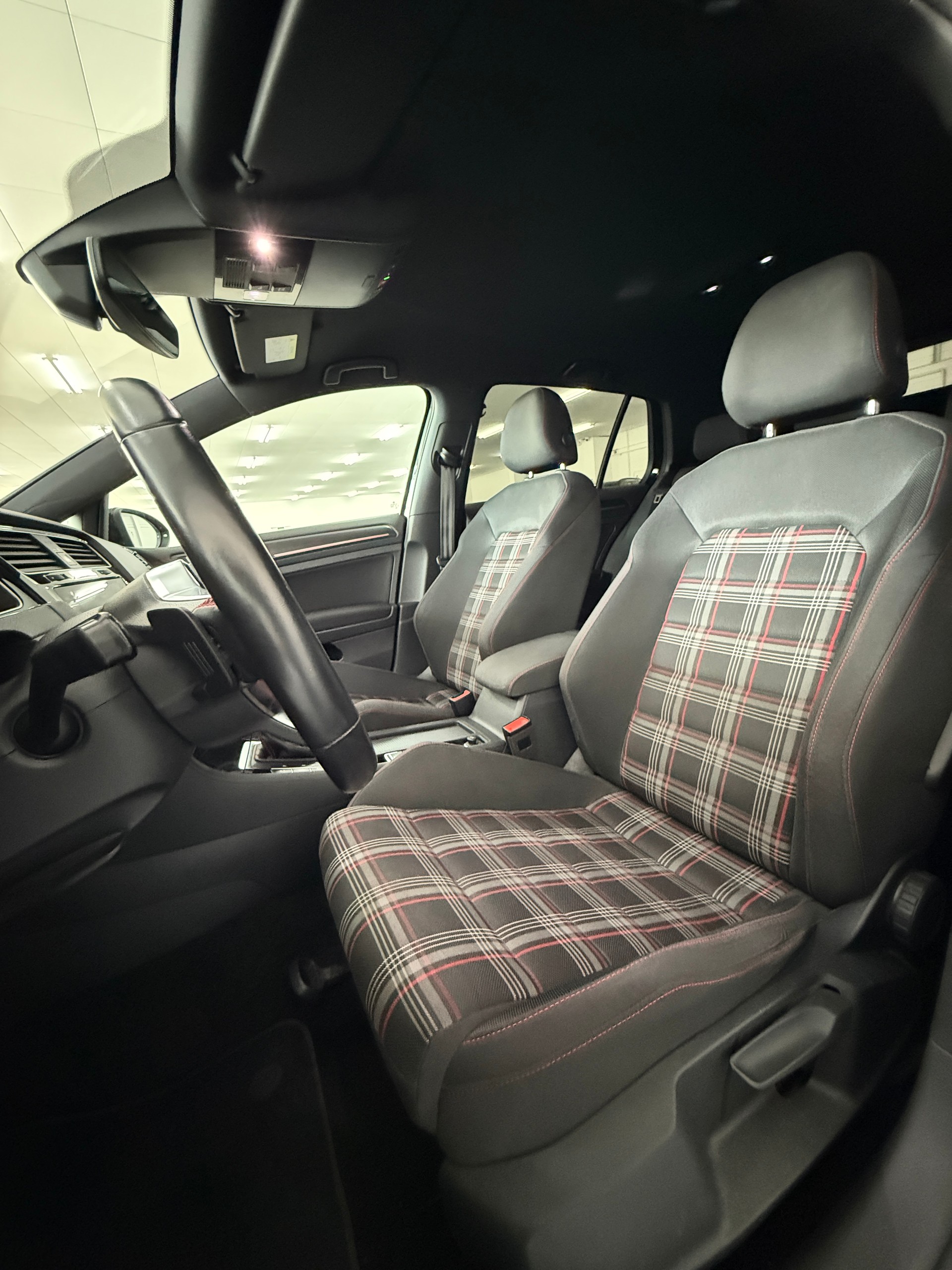 VW Golf 2.0 TSI GTI Performance DSG-image-7