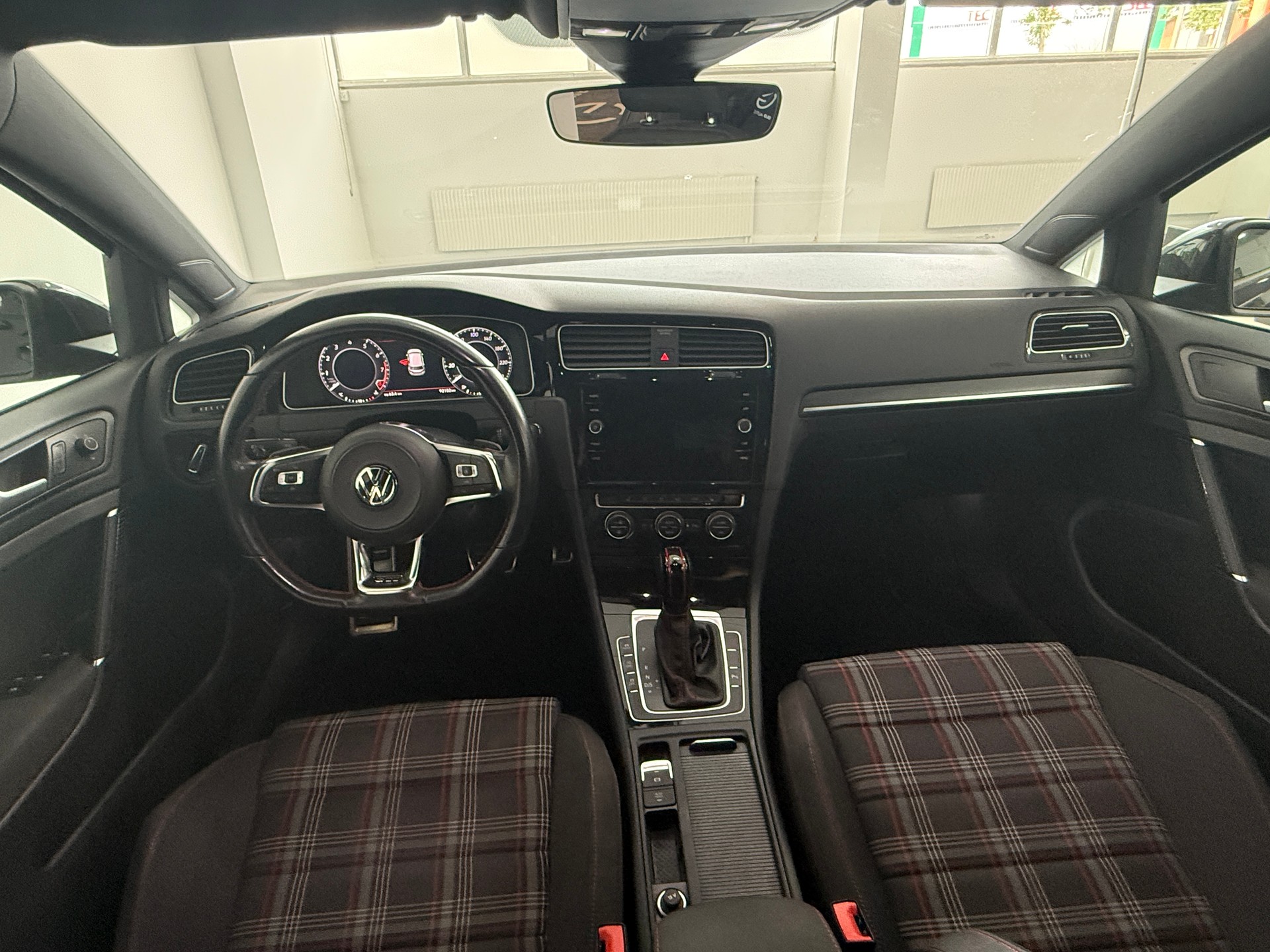VW Golf 2.0 TSI GTI Performance DSG-image-8
