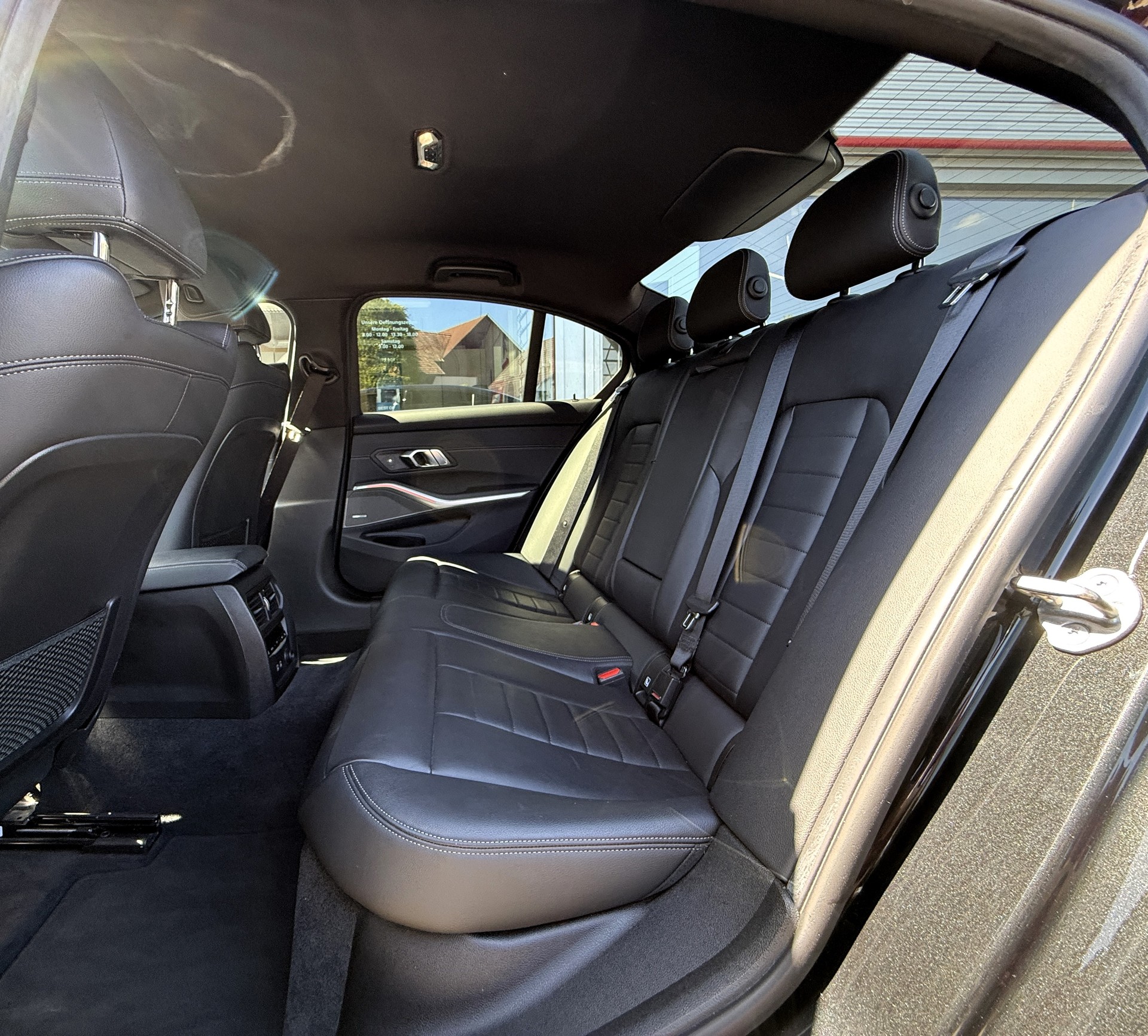 BMW 330d xDrive Steptronic M Sport-image-9