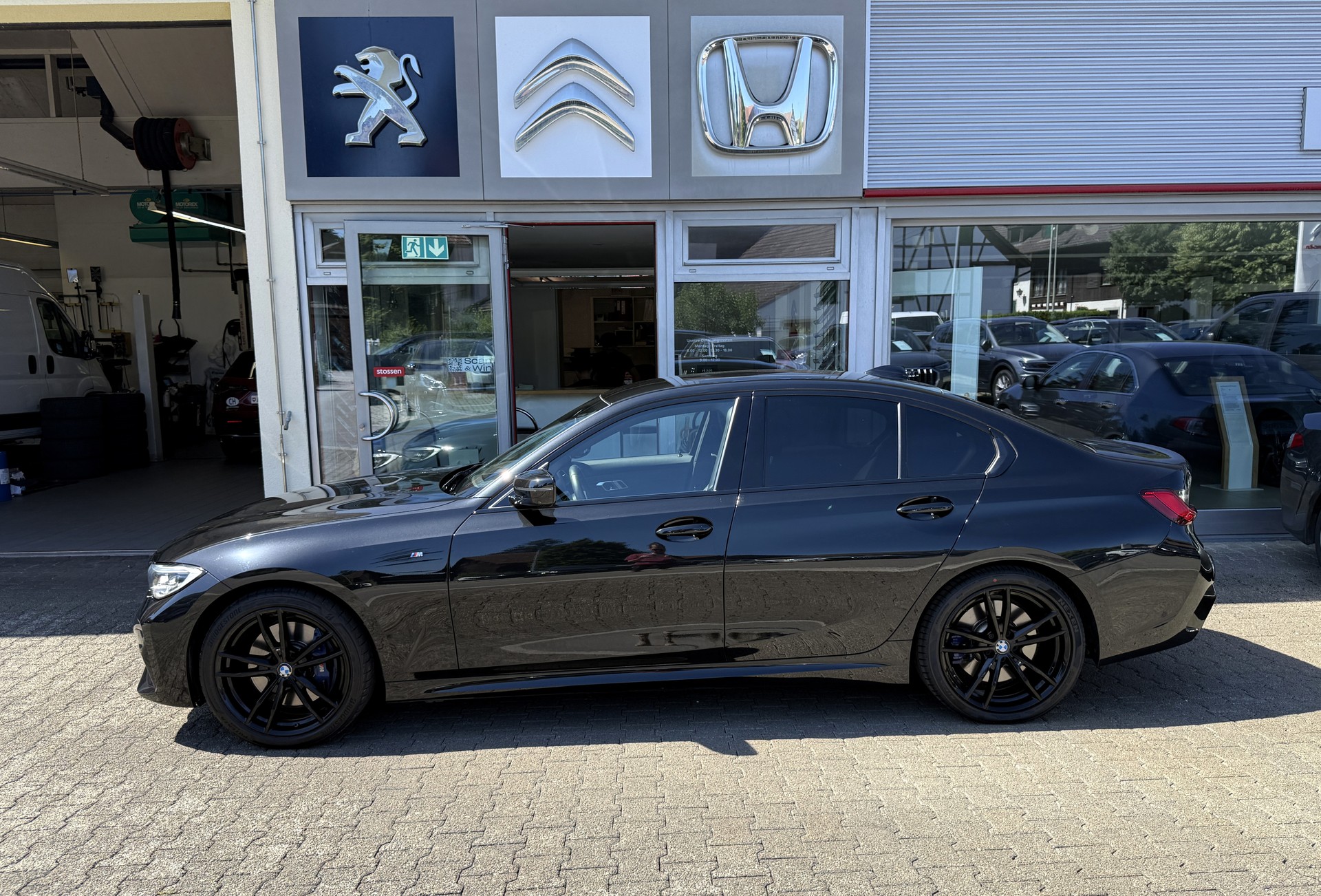BMW 330d xDrive Steptronic M Sport-image-4
