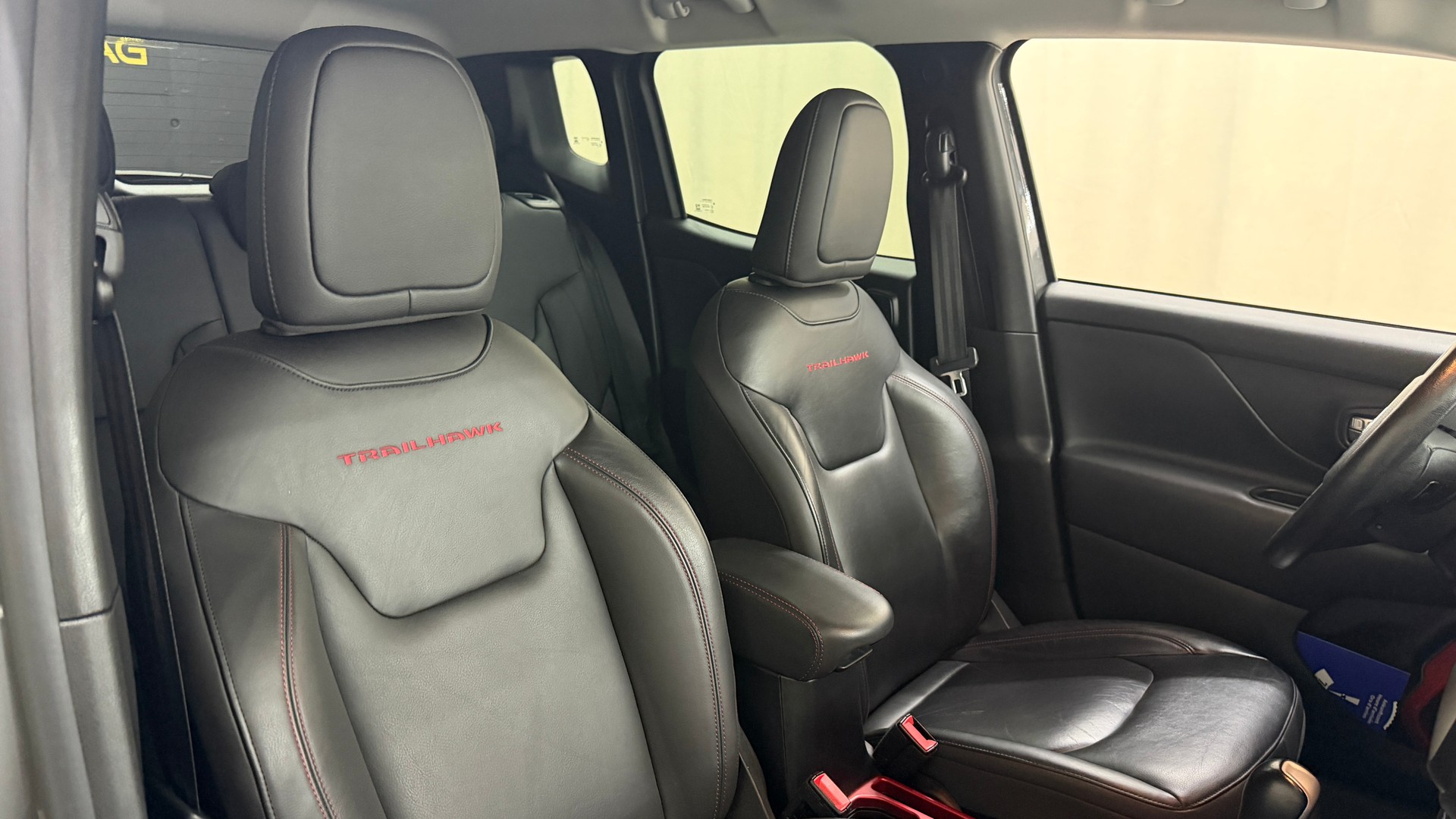 JEEP Renegade 2.0 MJ Trailhawk AWD + Low Range 9ATX-image-13