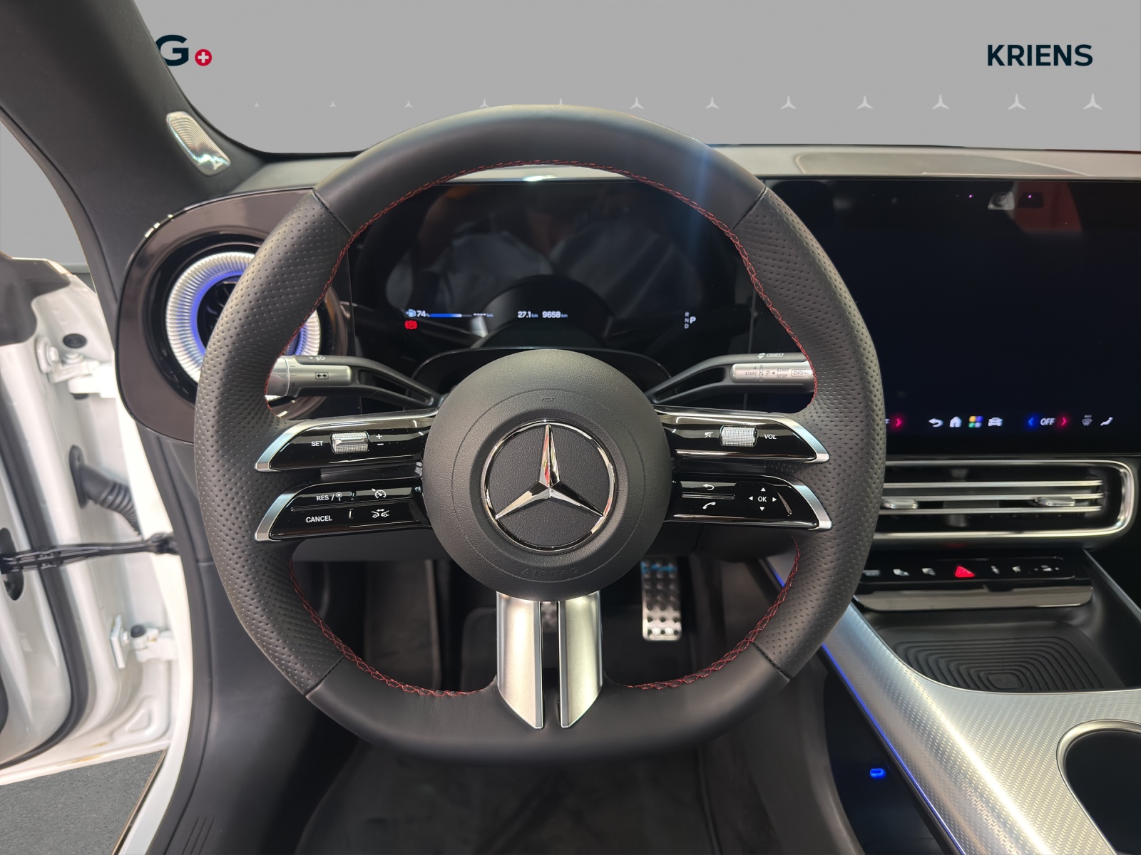 MERCEDES-BENZ CLA 220 4M - AMG / 360 Grad Kamera / Panorama-Dach / Sitzheizung-image-9
