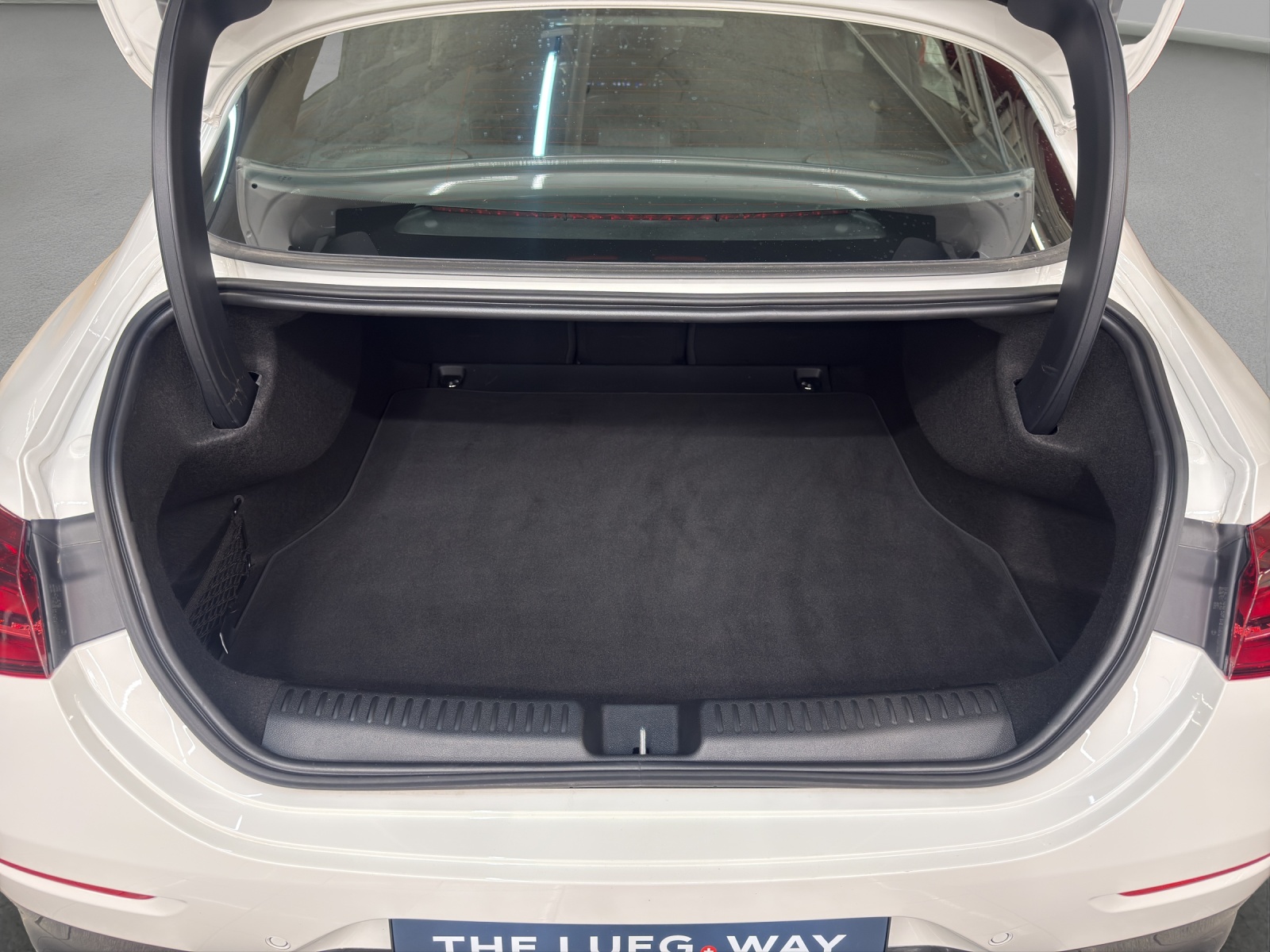 MERCEDES-BENZ CLA 220 4M - AMG / 360 Grad Kamera / Panorama-Dach / Sitzheizung-image-14