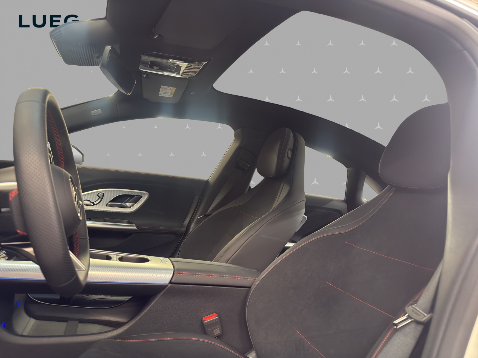 MERCEDES-BENZ CLA 220 4M - AMG / 360 Grad Kamera / Panorama-Dach / Sitzheizung-image-8