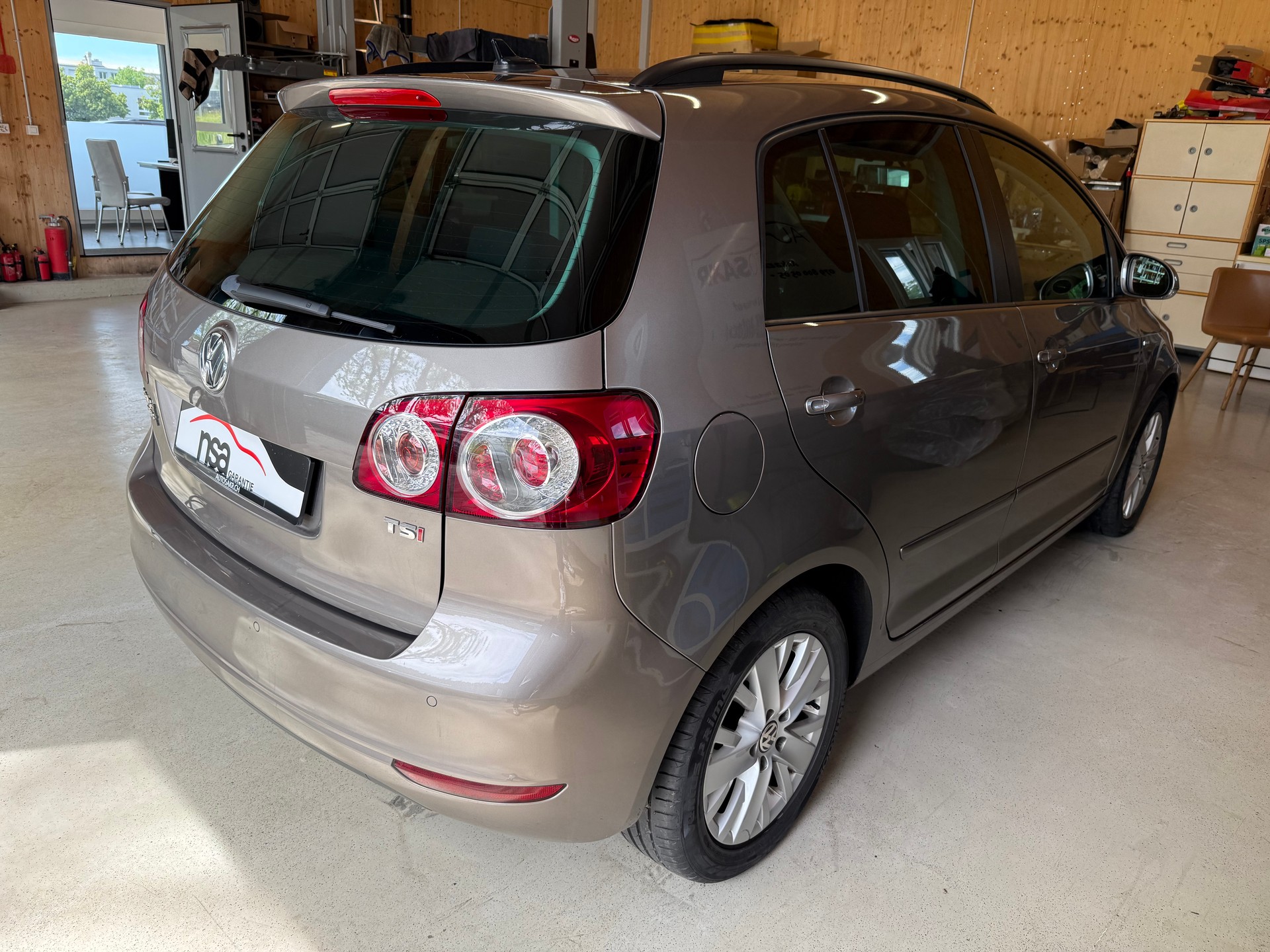 VW Golf Plus 1.4 TSI Trendline DSG-image-3
