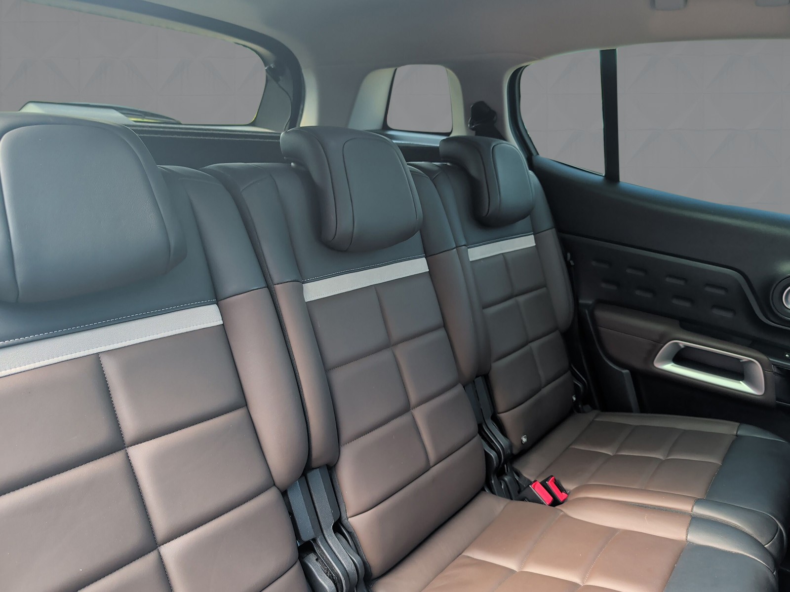 CITROEN C5 Aircross 1.6i Shine EAT8-image-10