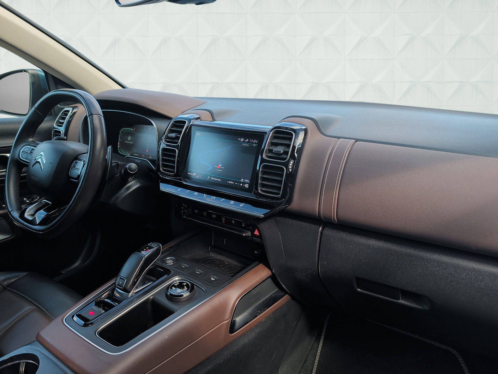 CITROEN C5 Aircross 1.6i Shine EAT8-image-9