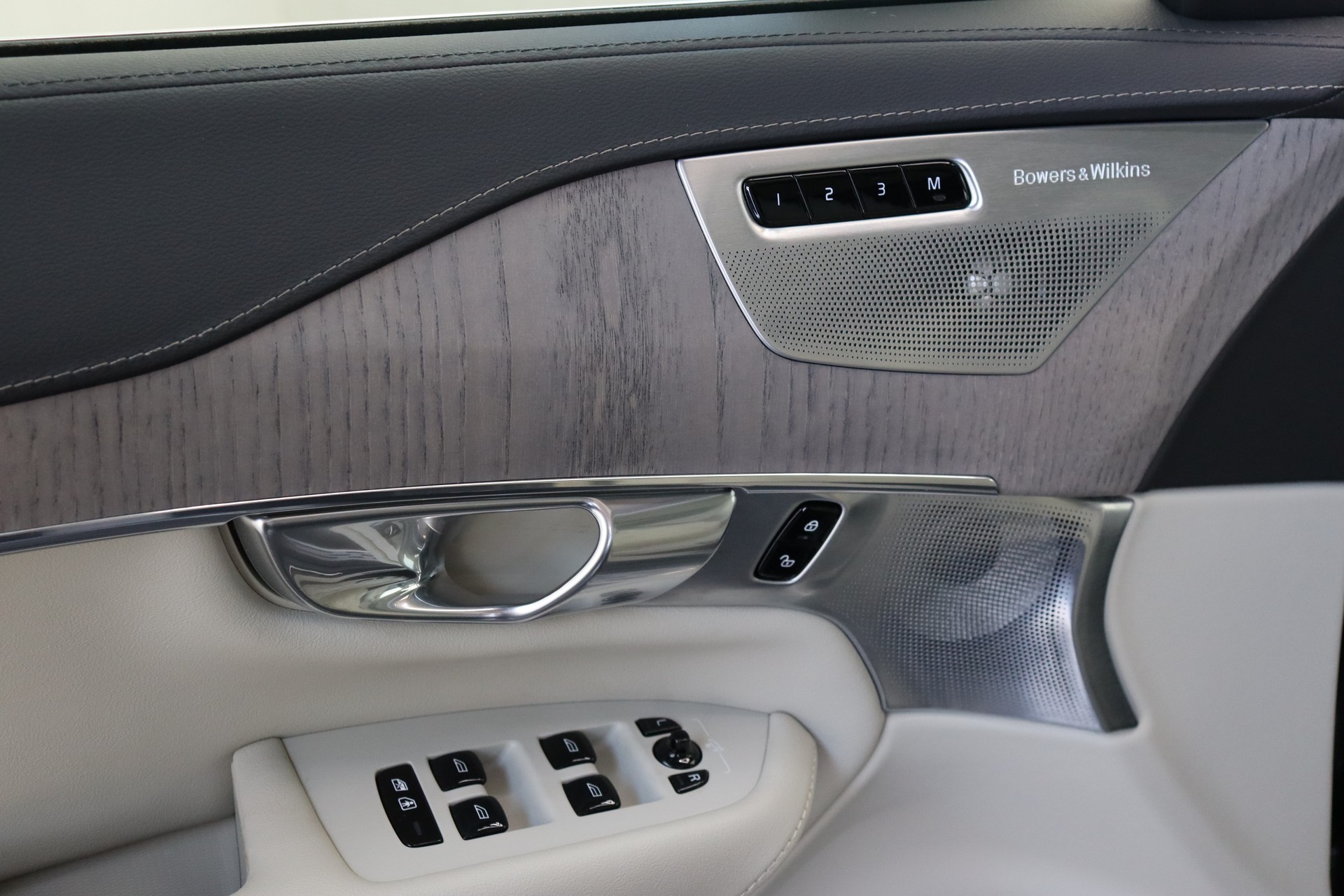 VOLVO XC90 T8 eAWD Inscription Geartronic-image-15