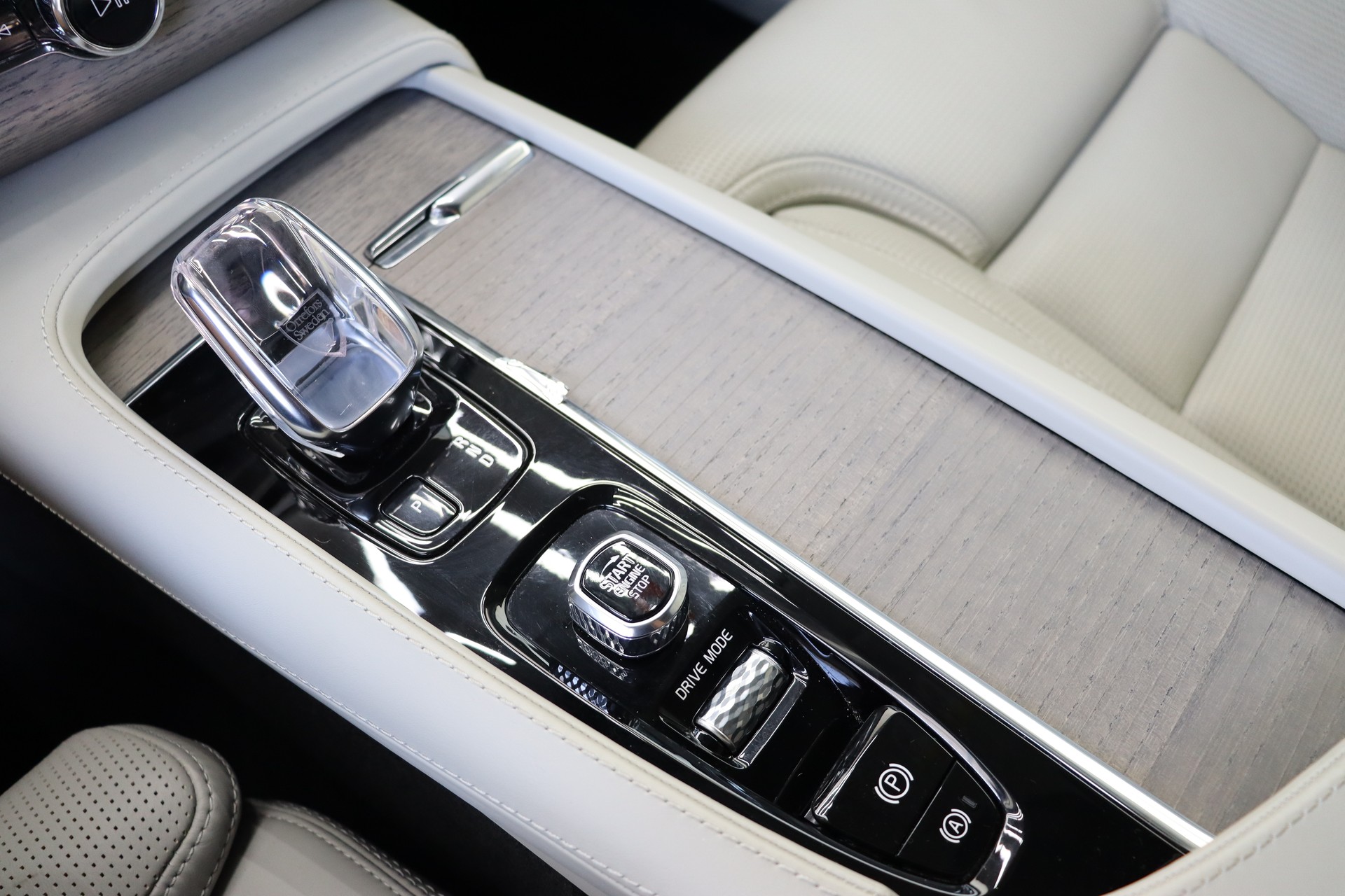 VOLVO XC90 T8 eAWD Inscription Geartronic-image-21