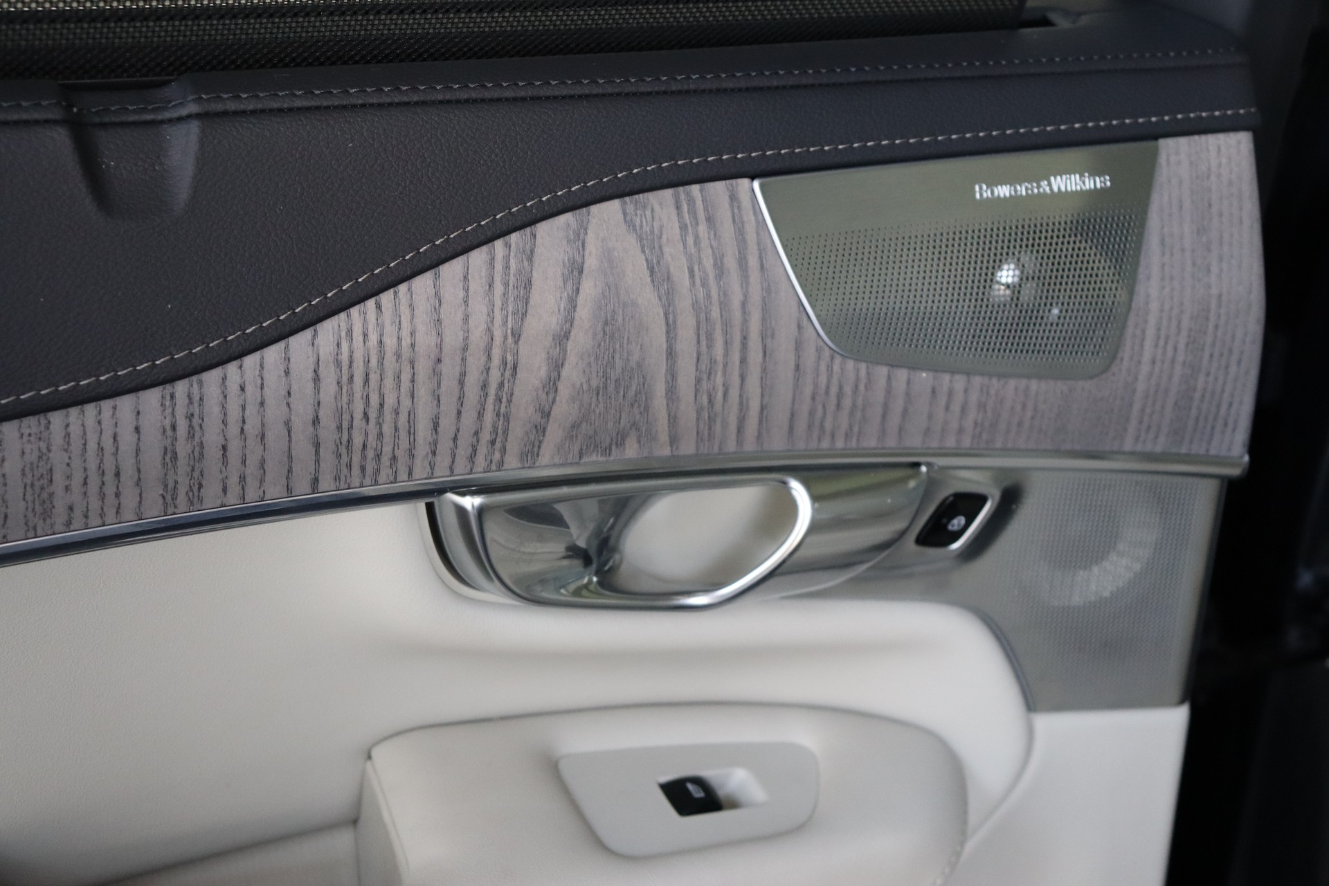 VOLVO XC90 T8 eAWD Inscription Geartronic-image-13