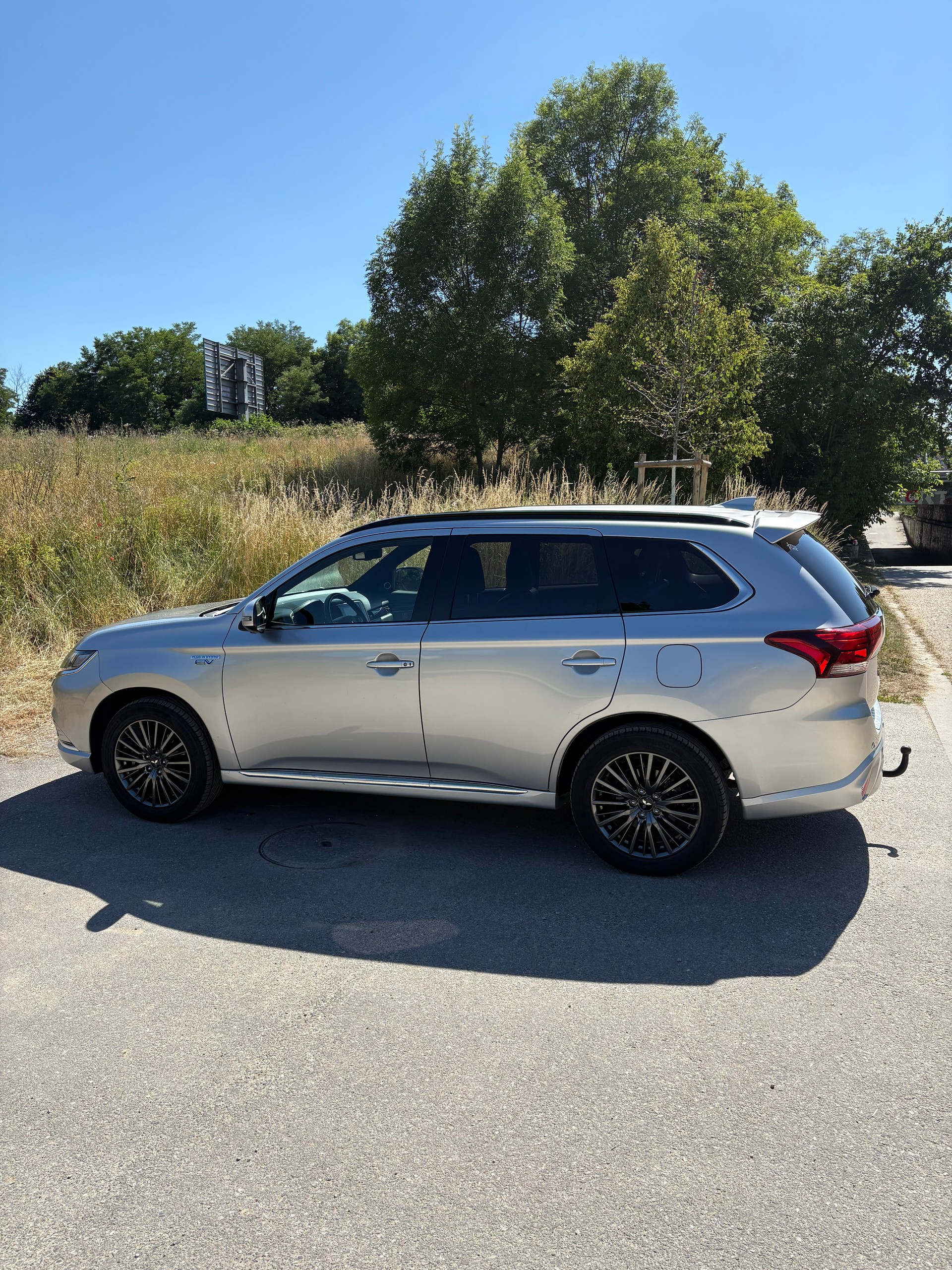 MITSUBISHI 2.4 PHEV Diamond S-Edition-image-0