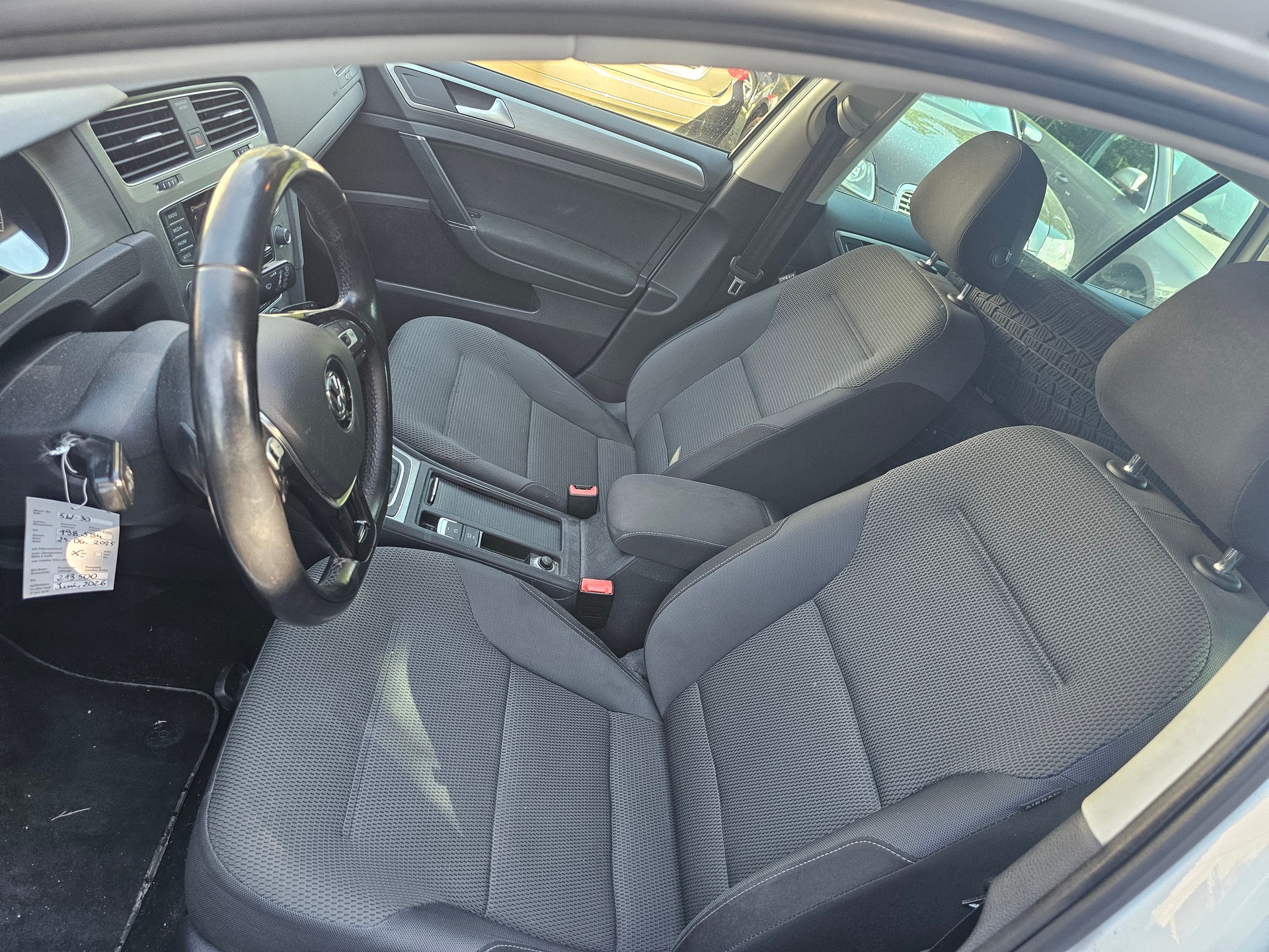 VW Golf 1.4 TSI 65th Edition DSG-image-6