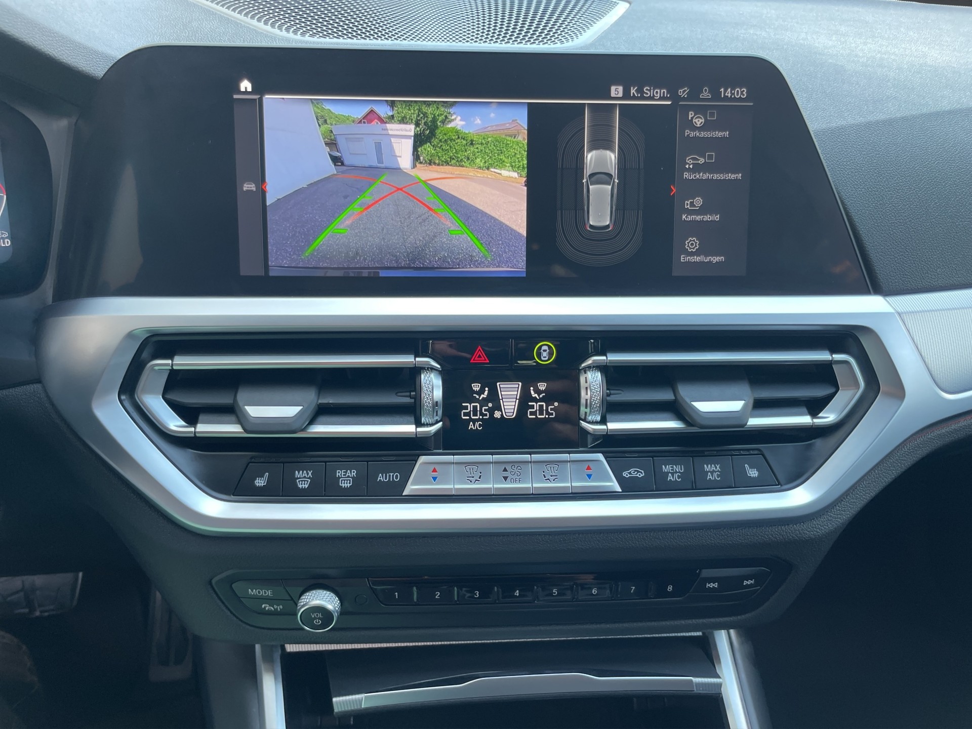 BMW 320d xDrive 48V Touring M Sport Steptronic-image-11
