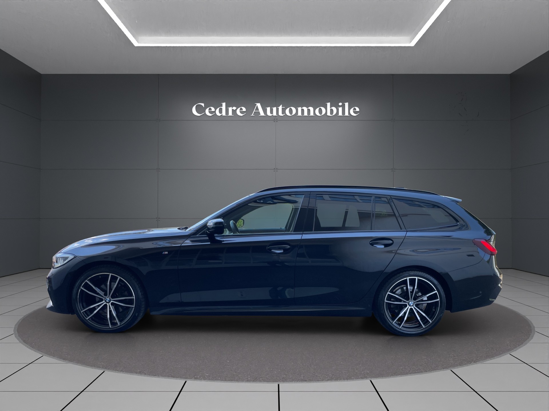 BMW 320d xDrive 48V Touring M Sport Steptronic-image-3