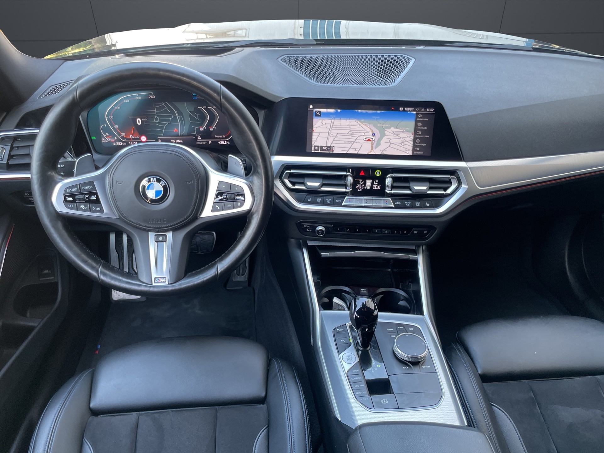 BMW 320d xDrive 48V Touring M Sport Steptronic-image-10