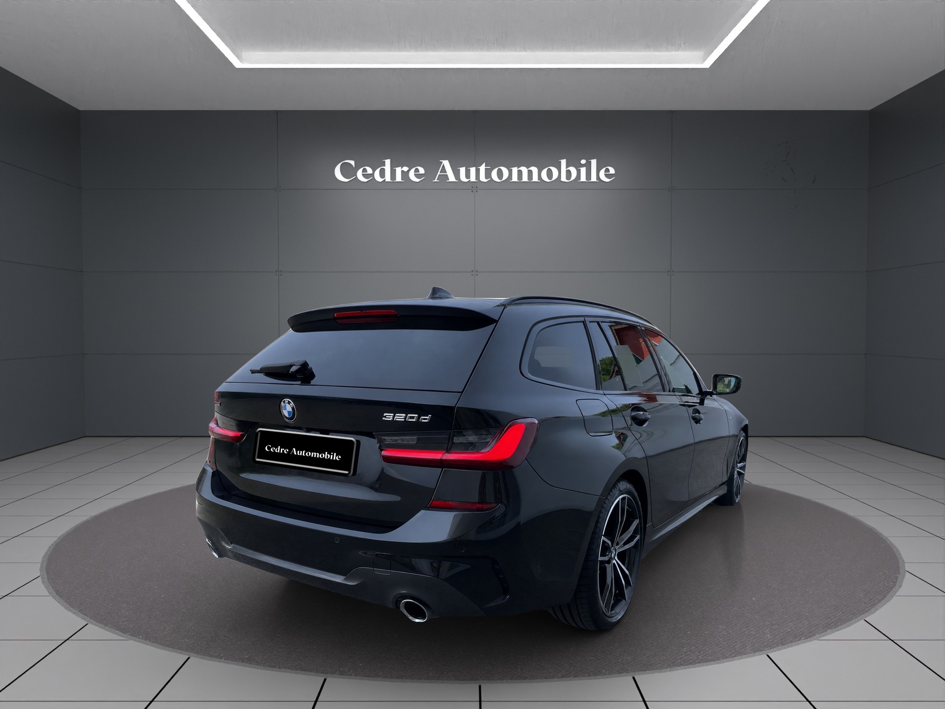 BMW 320d xDrive 48V Touring M Sport Steptronic-image-4