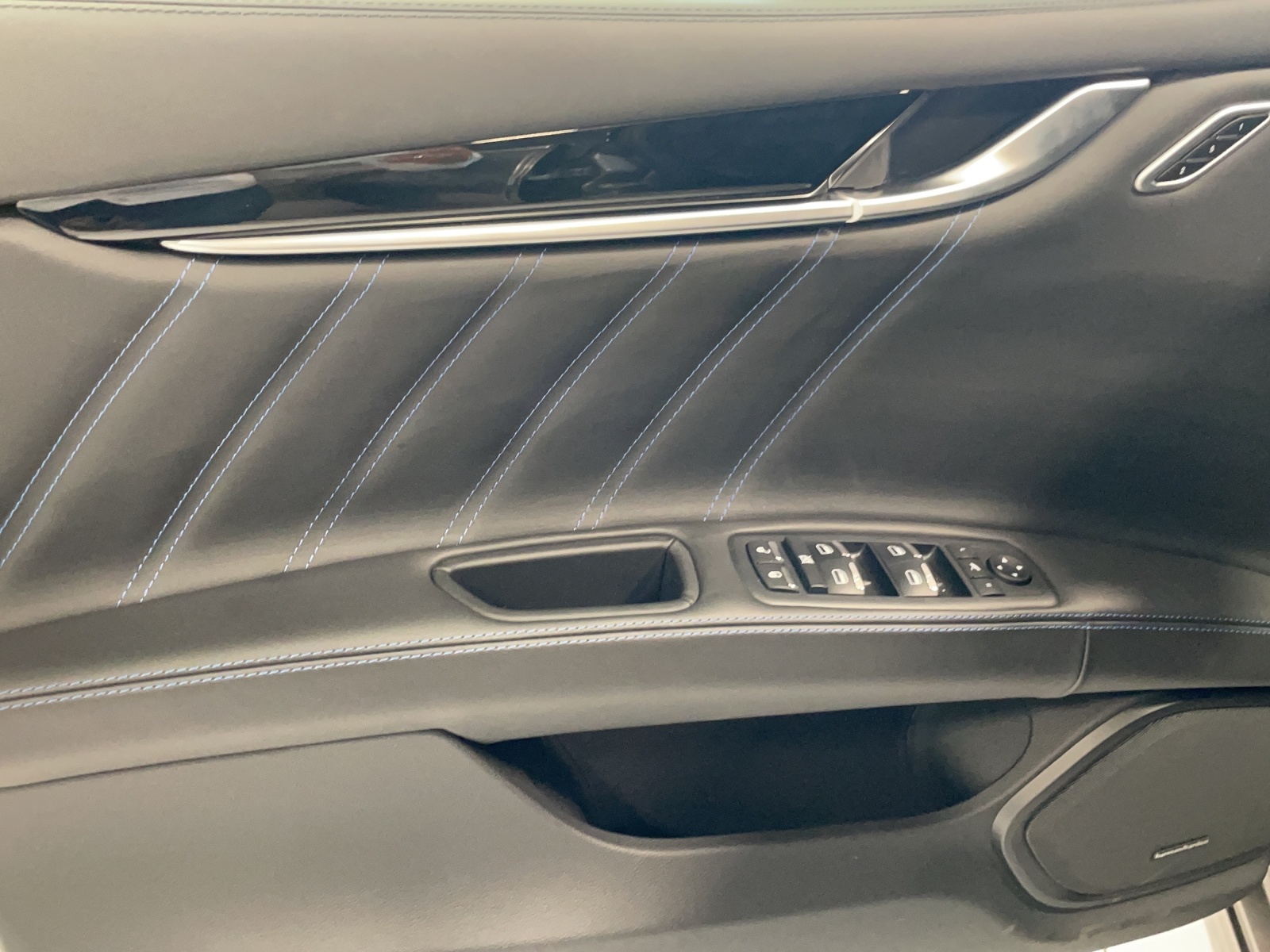 MASERATI Ghibli 2.0 Hybrid GranLusso-image-10