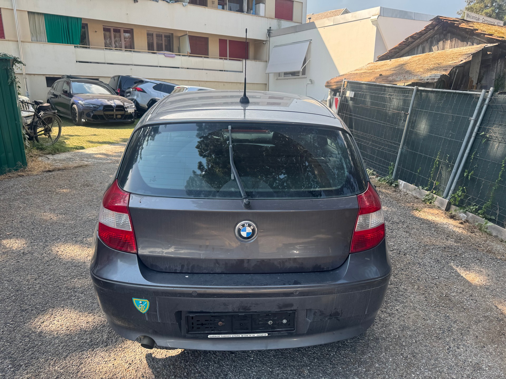 BMW 120i-image-3