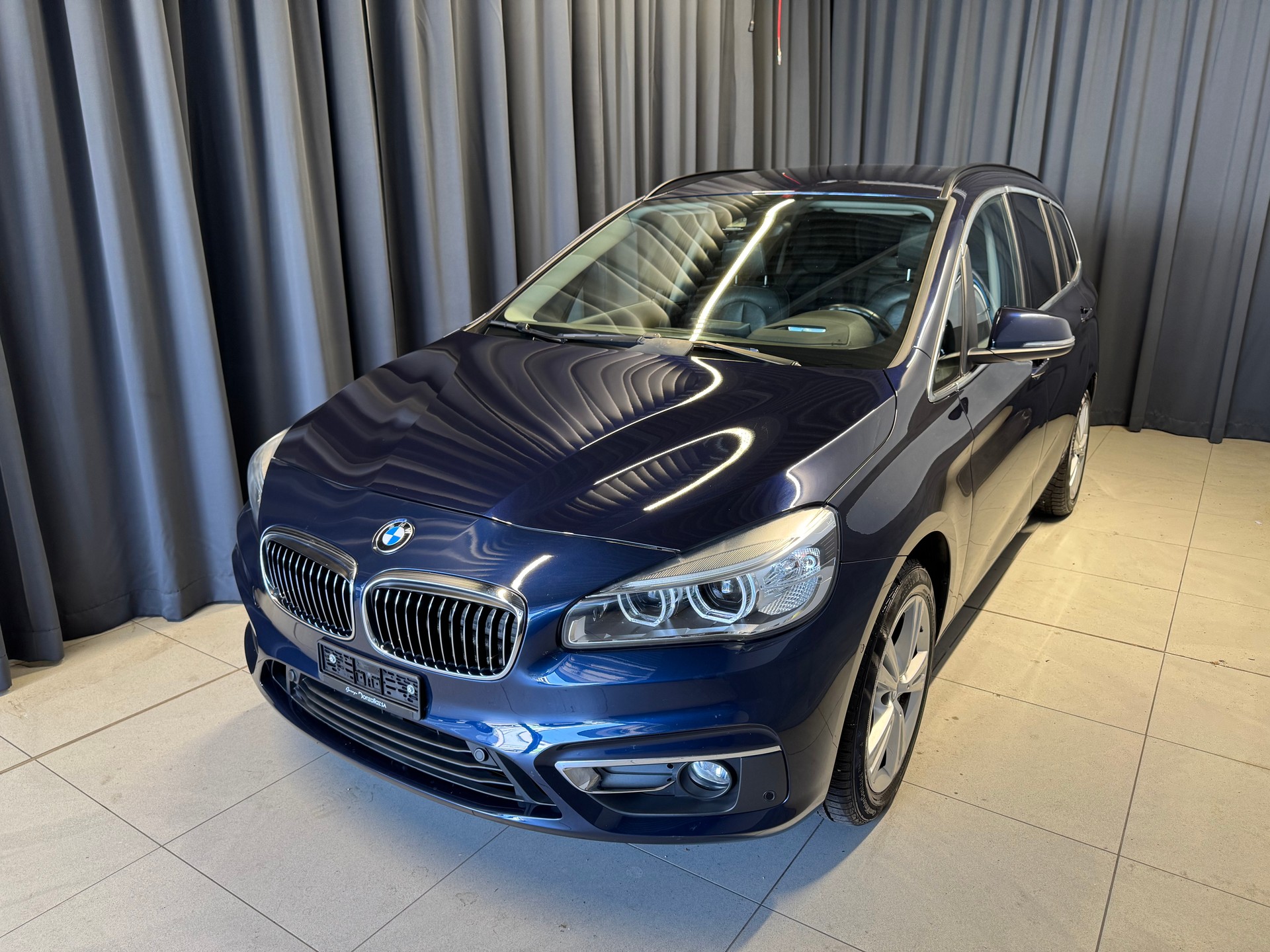 BMW 220d xDrive Gran Tourer Sport Line Steptronic (13)-showroom-element-2