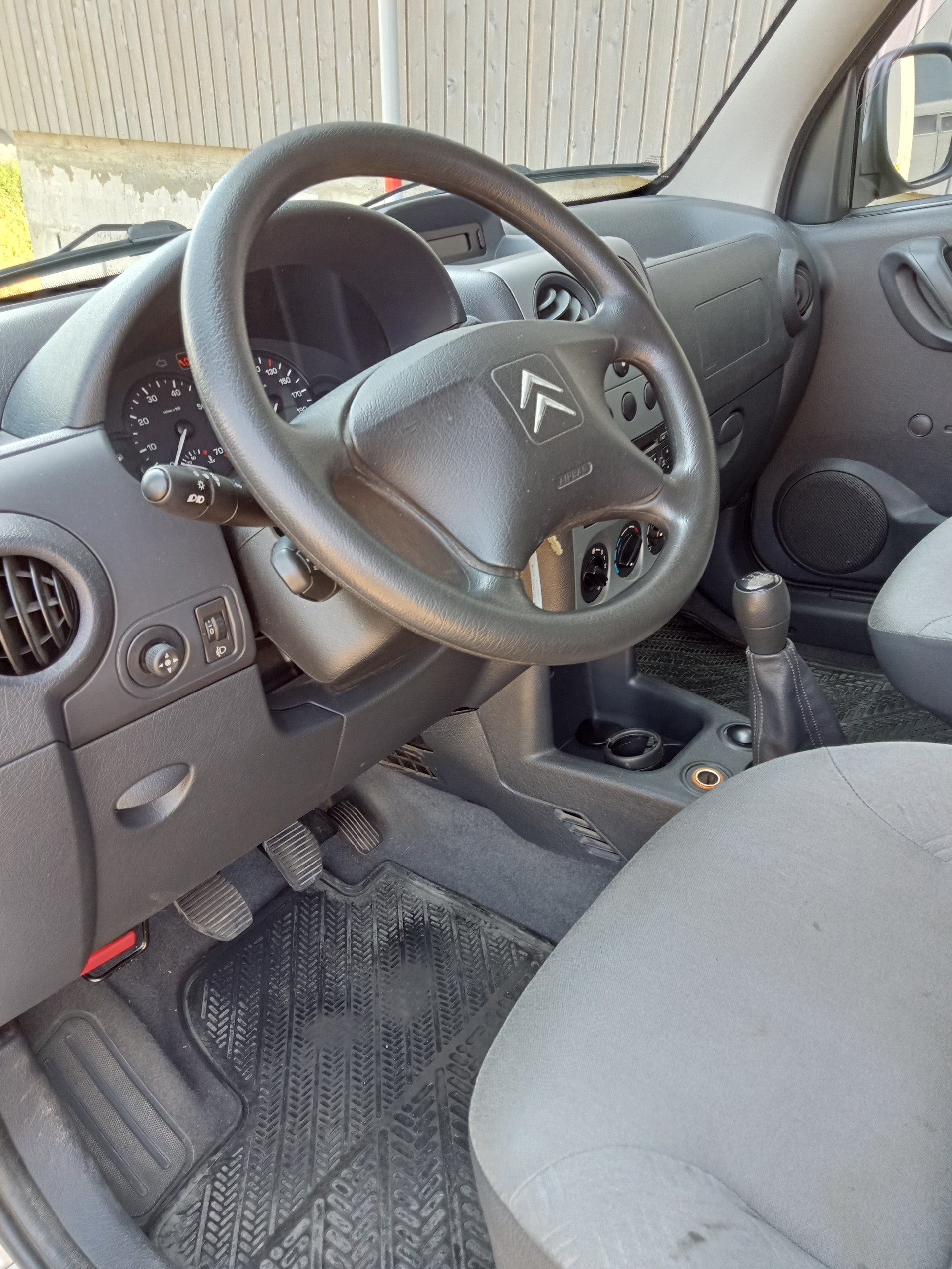 CITROEN Berlingo 1.4 600-image-8