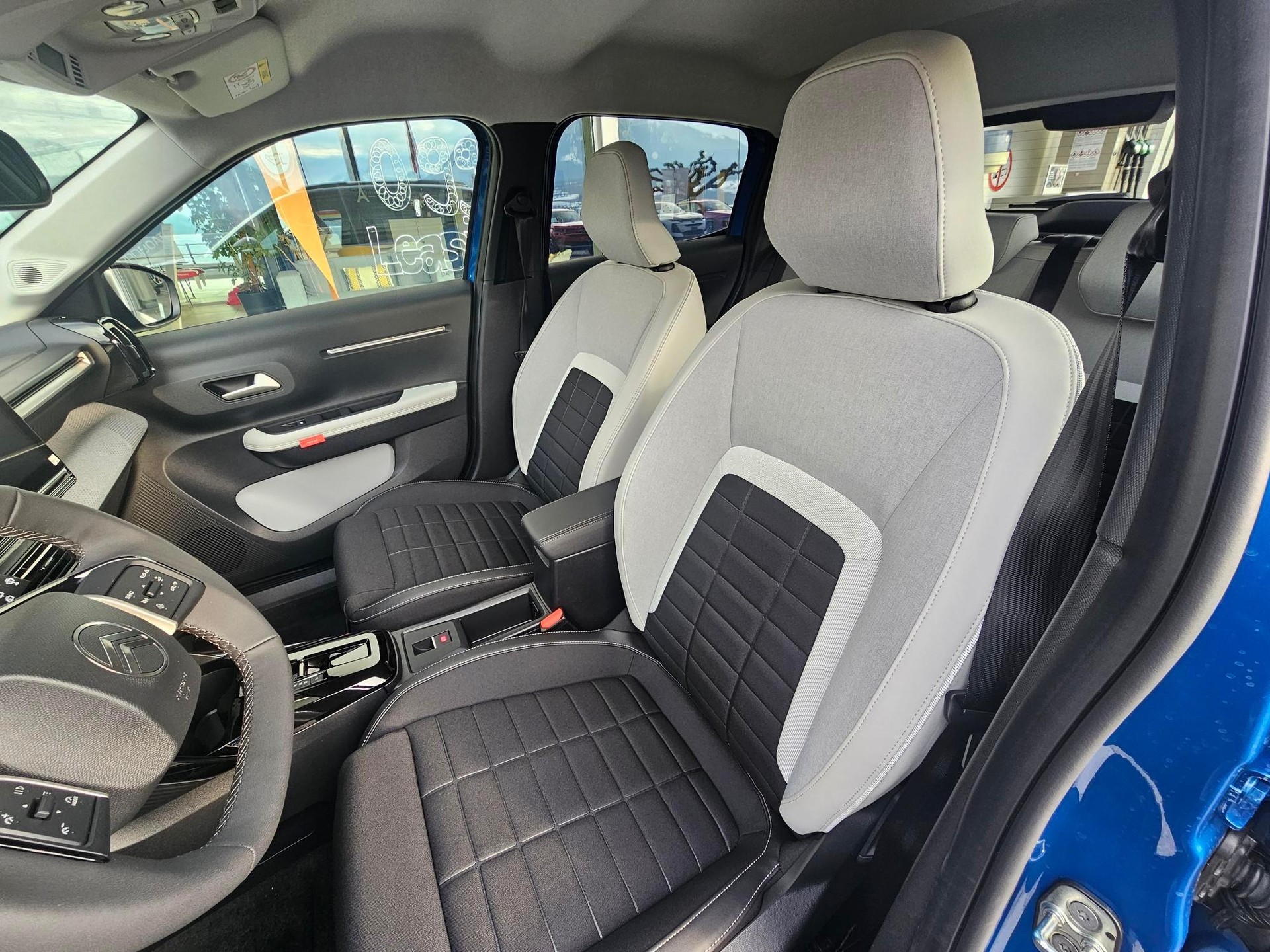 CITROEN e-C3 long range Max Tricolore Sonderedition-image-5