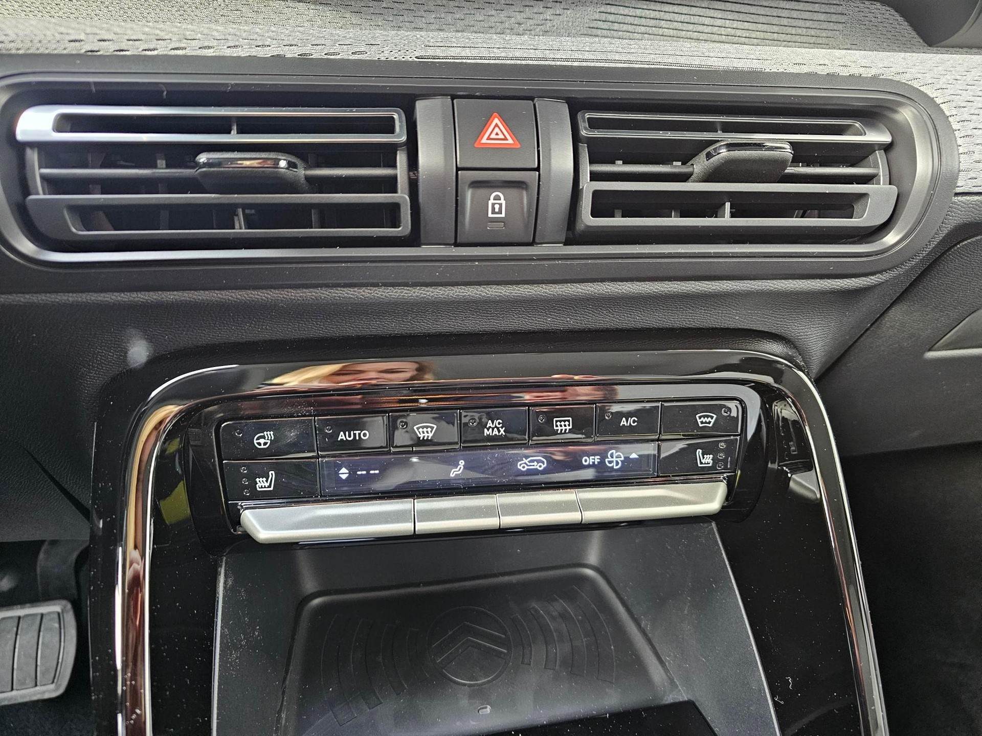 CITROEN e-C3 long range Max Tricolore Sonderedition-image-9