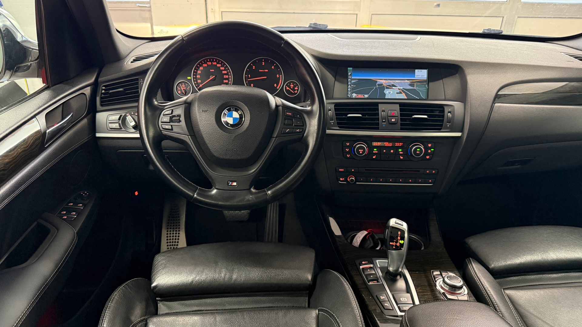 BMW X3 xDrive 30d Steptronic M Paket aus 1 Hand, Servicegepflegt, ab MFK, 8 fach Rad, Garantie 12 M./20000km-image-20