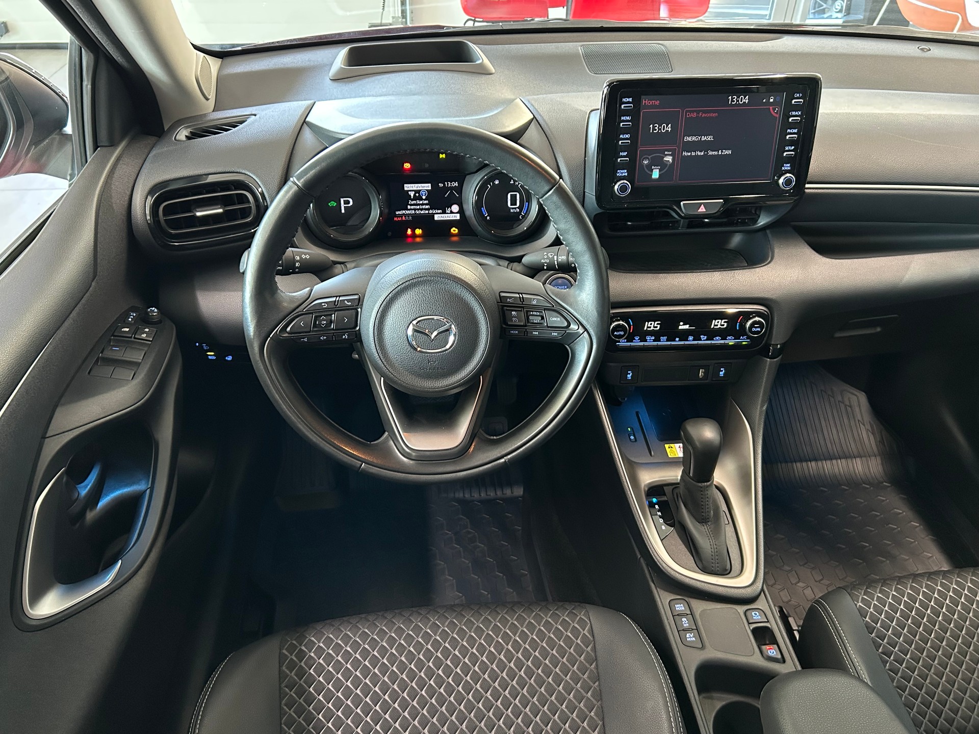 MAZDA 2 Hybrid Select-image-5