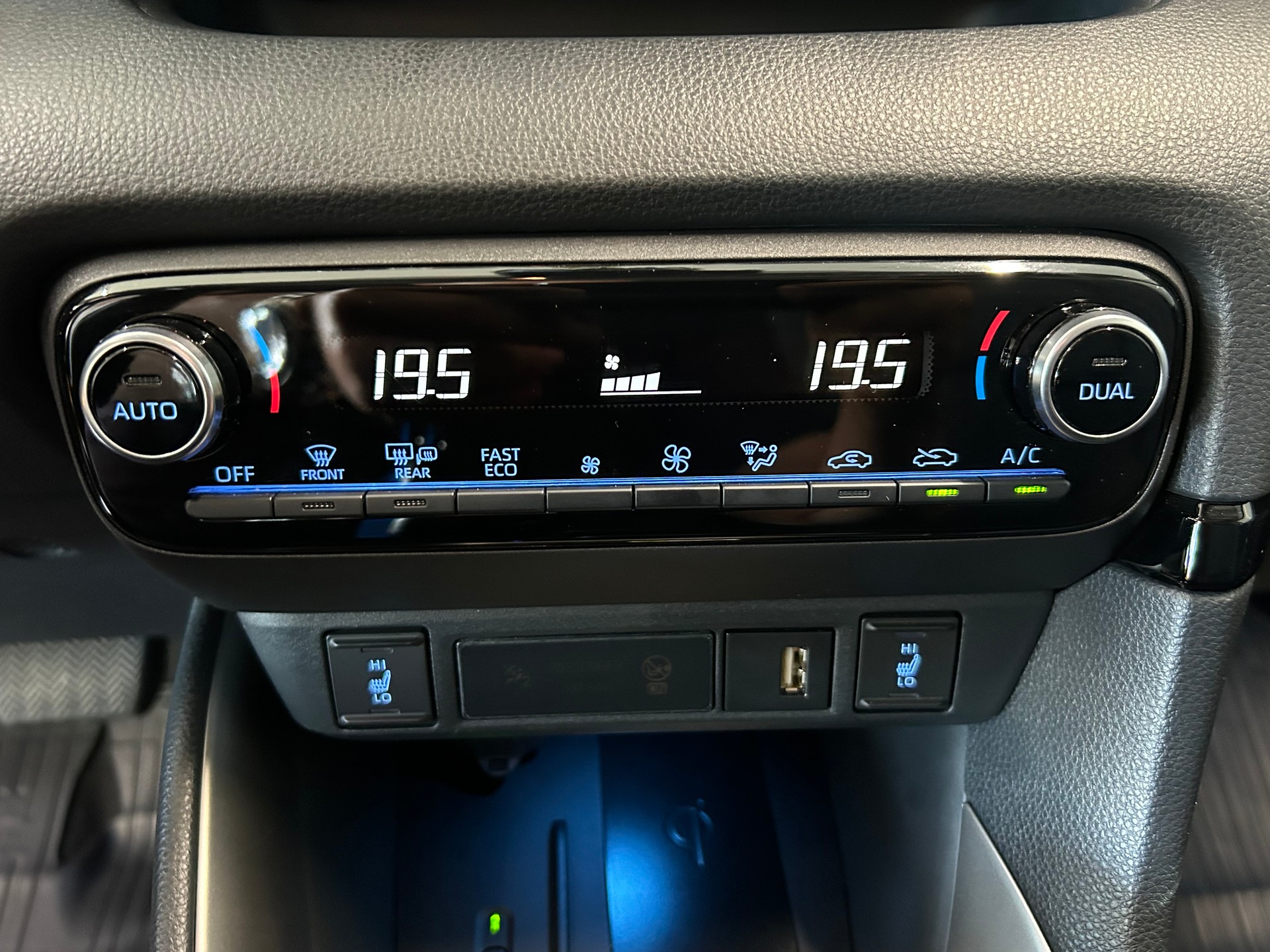 MAZDA 2 Hybrid Select-image-2
