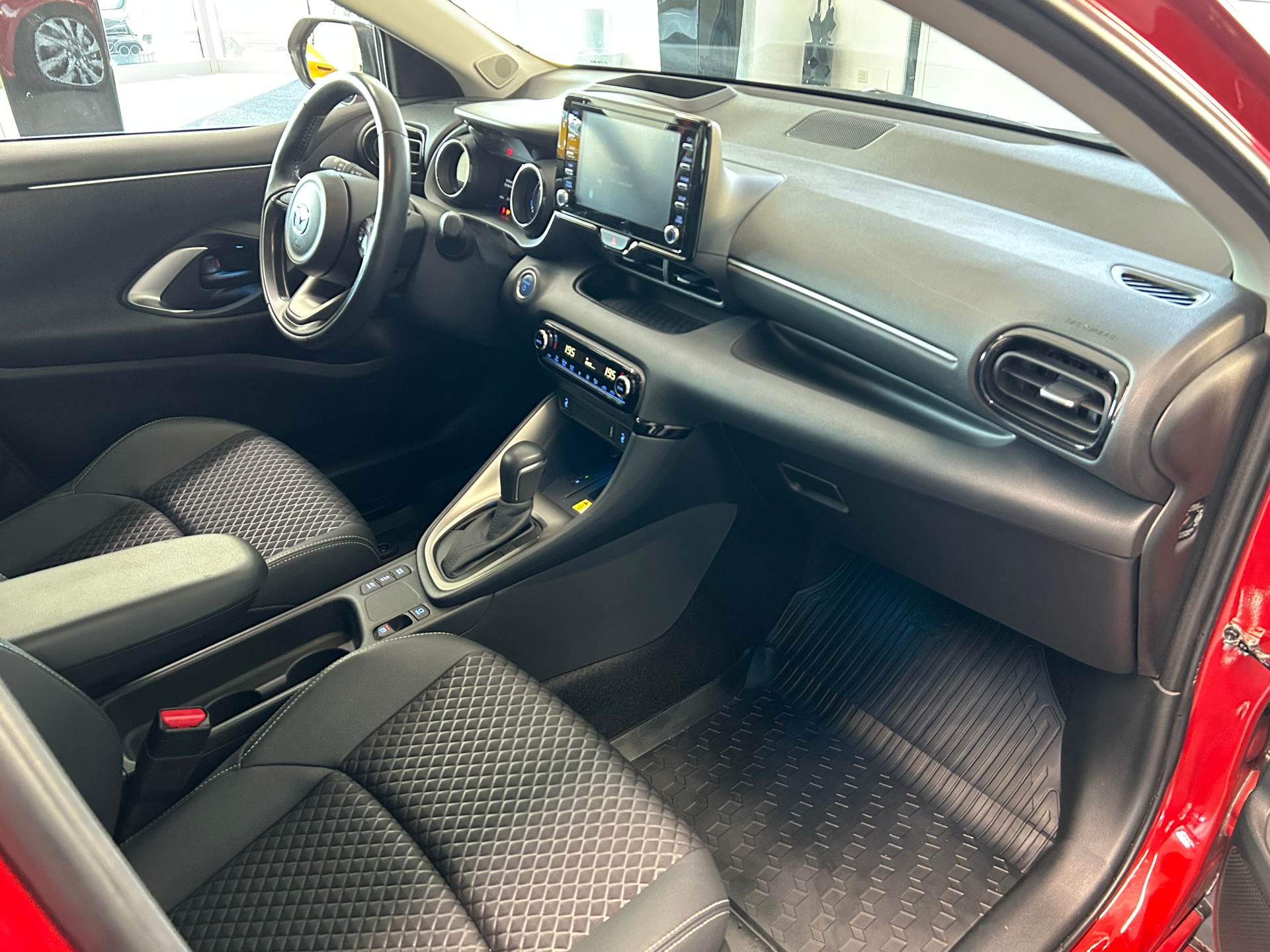 MAZDA 2 Hybrid Select-image-8