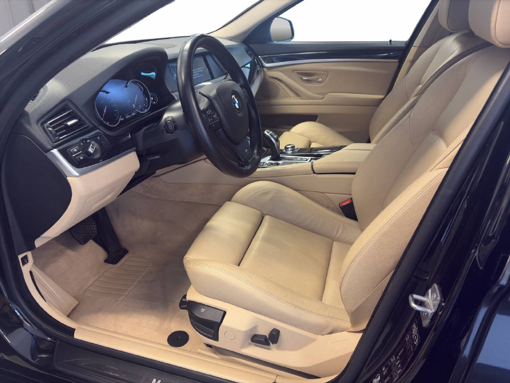 BMW 528i xDrive Touring-image-3