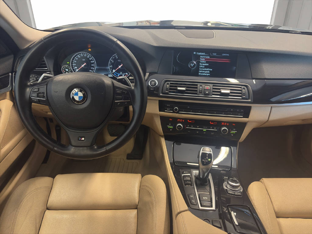 BMW 528i xDrive Touring-image-4