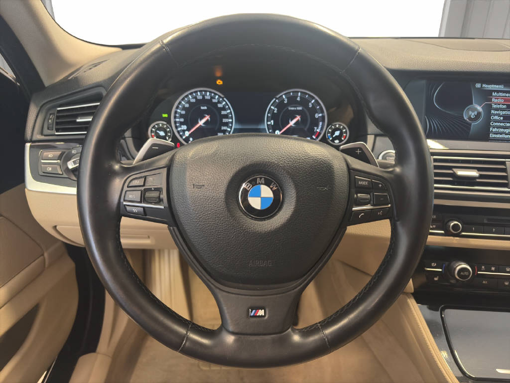 BMW 528i xDrive Touring-image-7