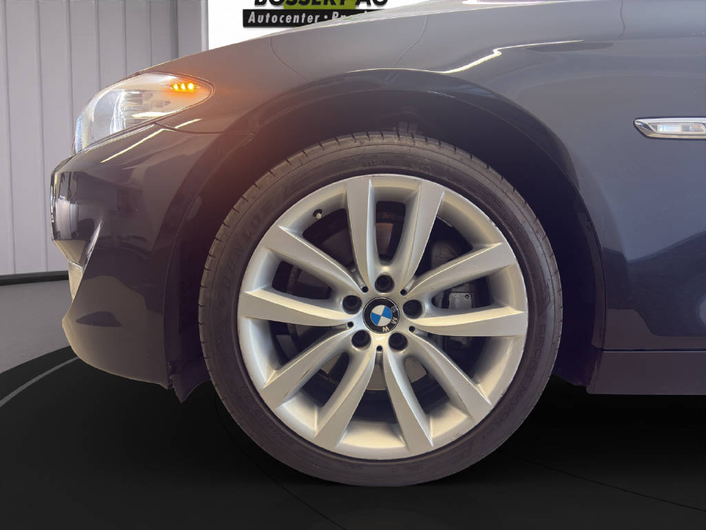 BMW 528i xDrive Touring-image-12