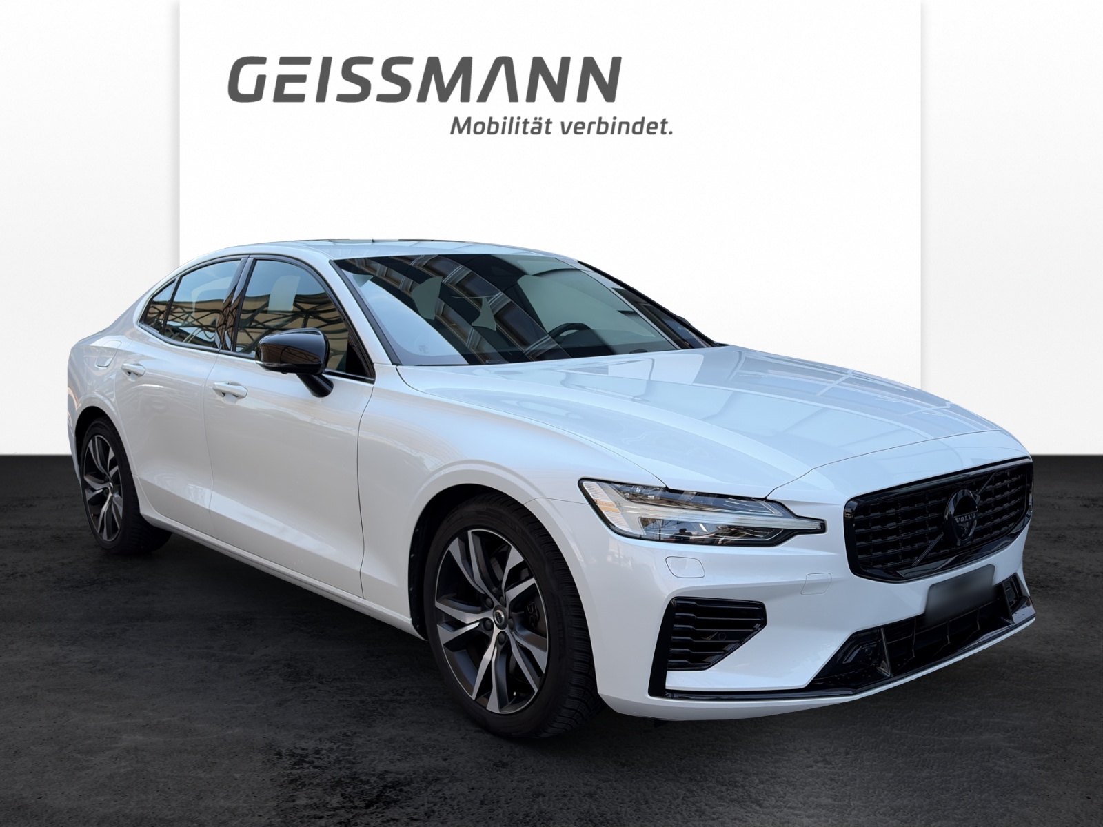 VOLVO S60 2.0 T8 TE R-Design eAWD-image-1