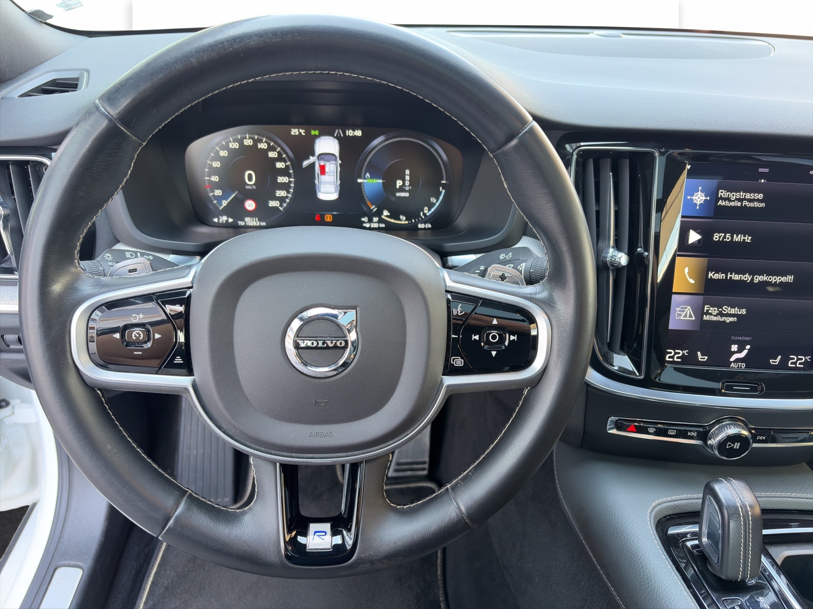 VOLVO S60 2.0 T8 TE R-Design eAWD-image-9