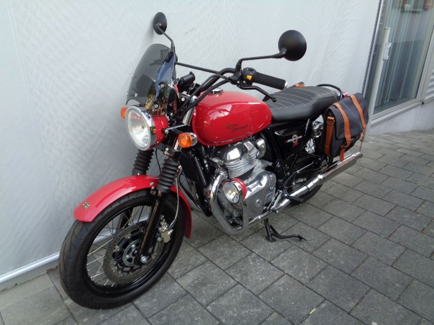 ROYAL ENFIELD INTERCEPTOR 650 TWIN-showroom-element-1