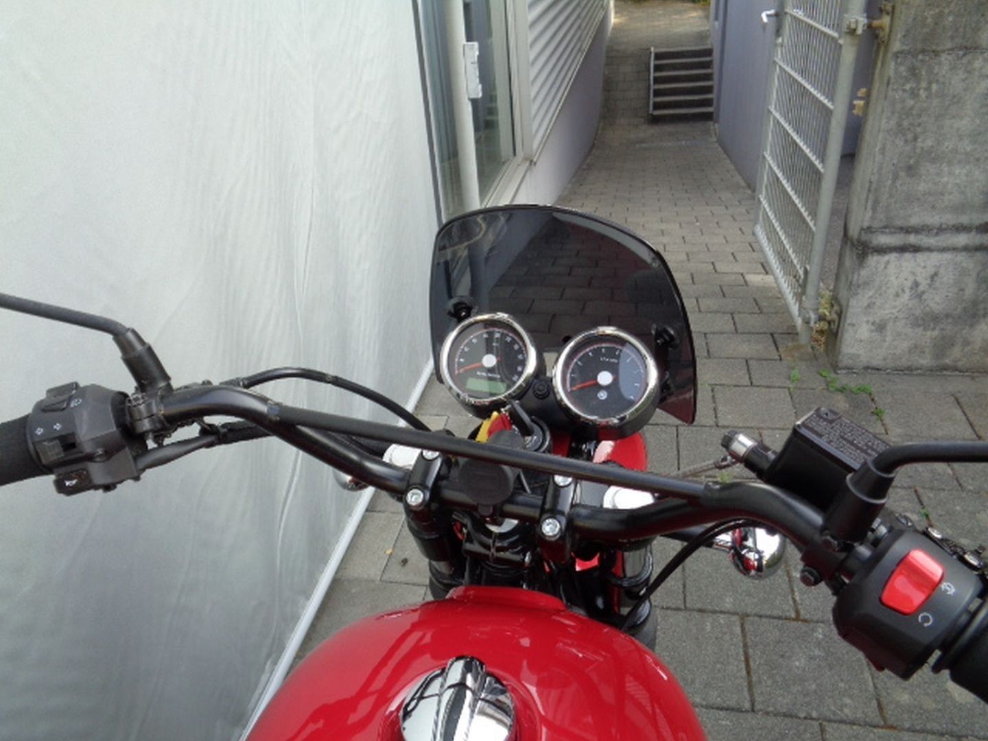 ROYAL ENFIELD INTERCEPTOR 650 TWIN-image-6