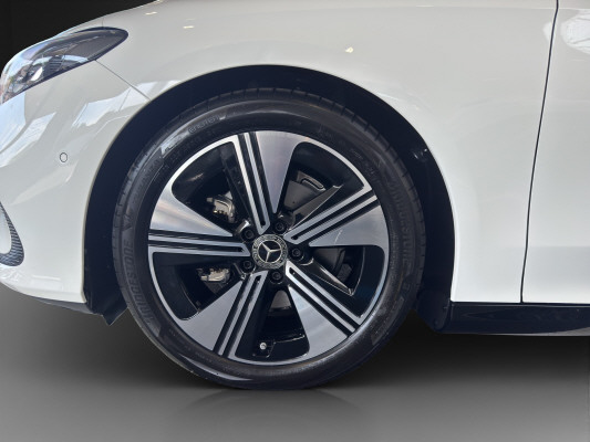 MERCEDES-BENZ CLA SB 180 8G-DCT-image-6
