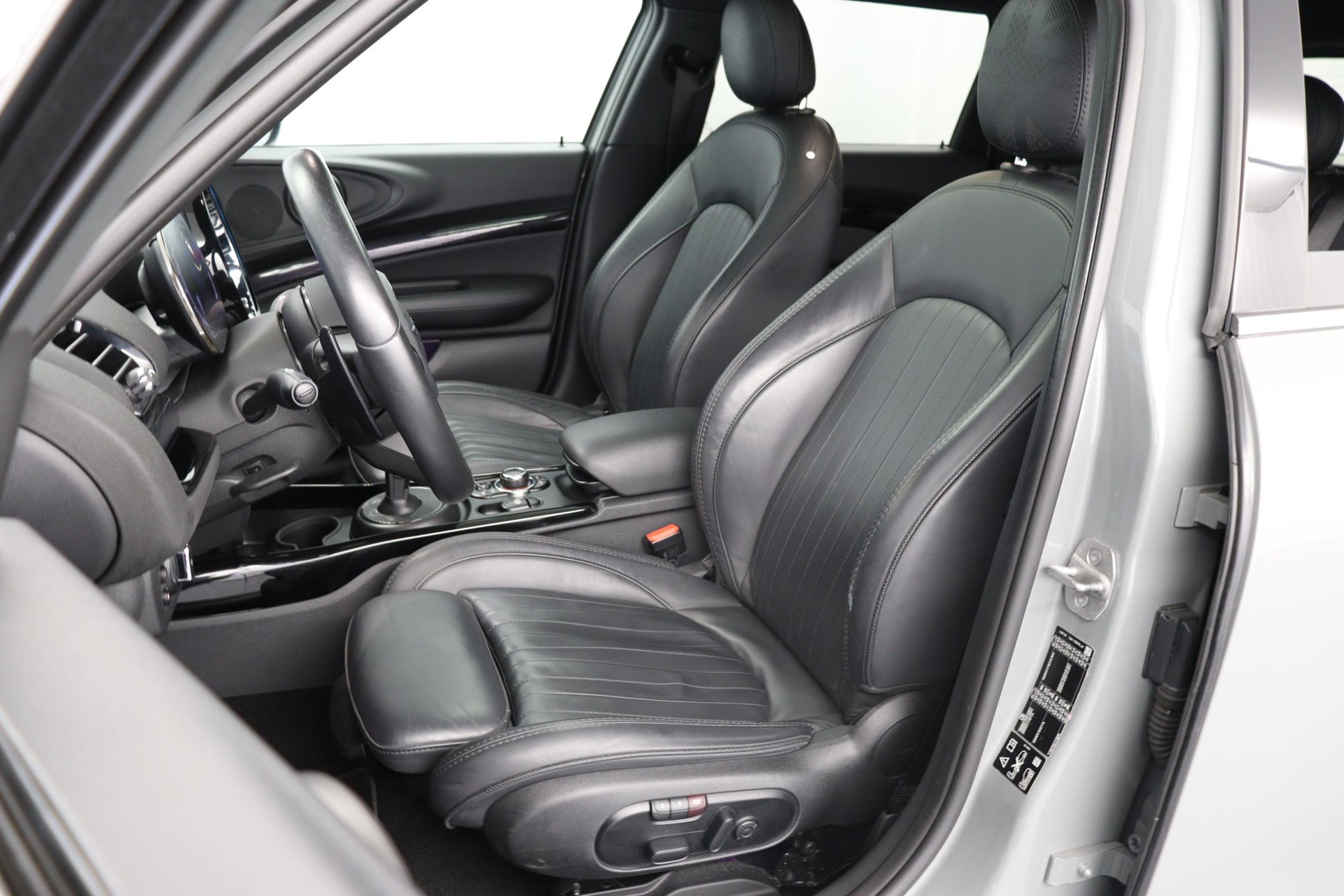 MINI Clubman F54 2.0i Cooper S ALL4-image-2